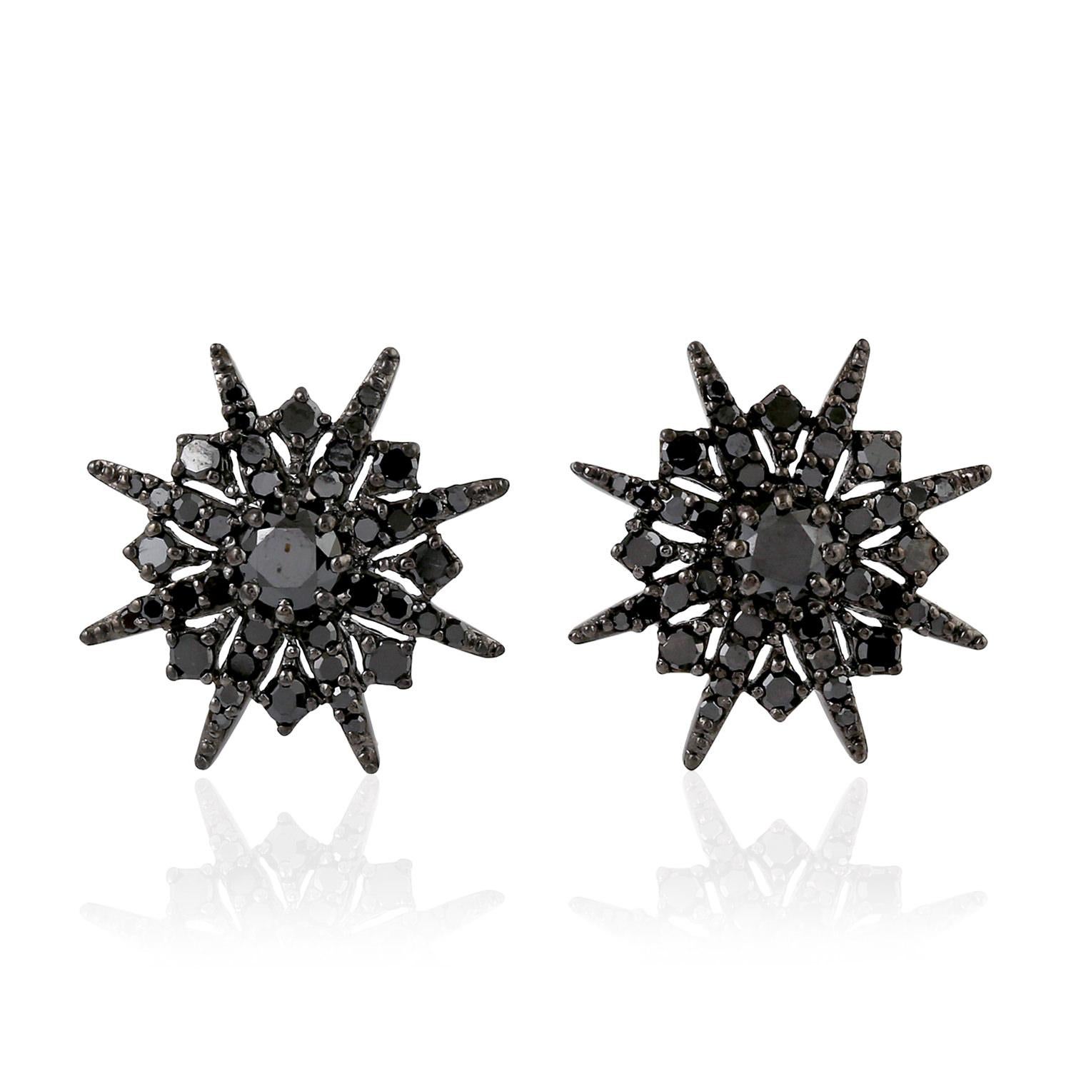 Taglio singolo Orecchini a perno in oro 18 carati con diamante nero Starburst in vendita