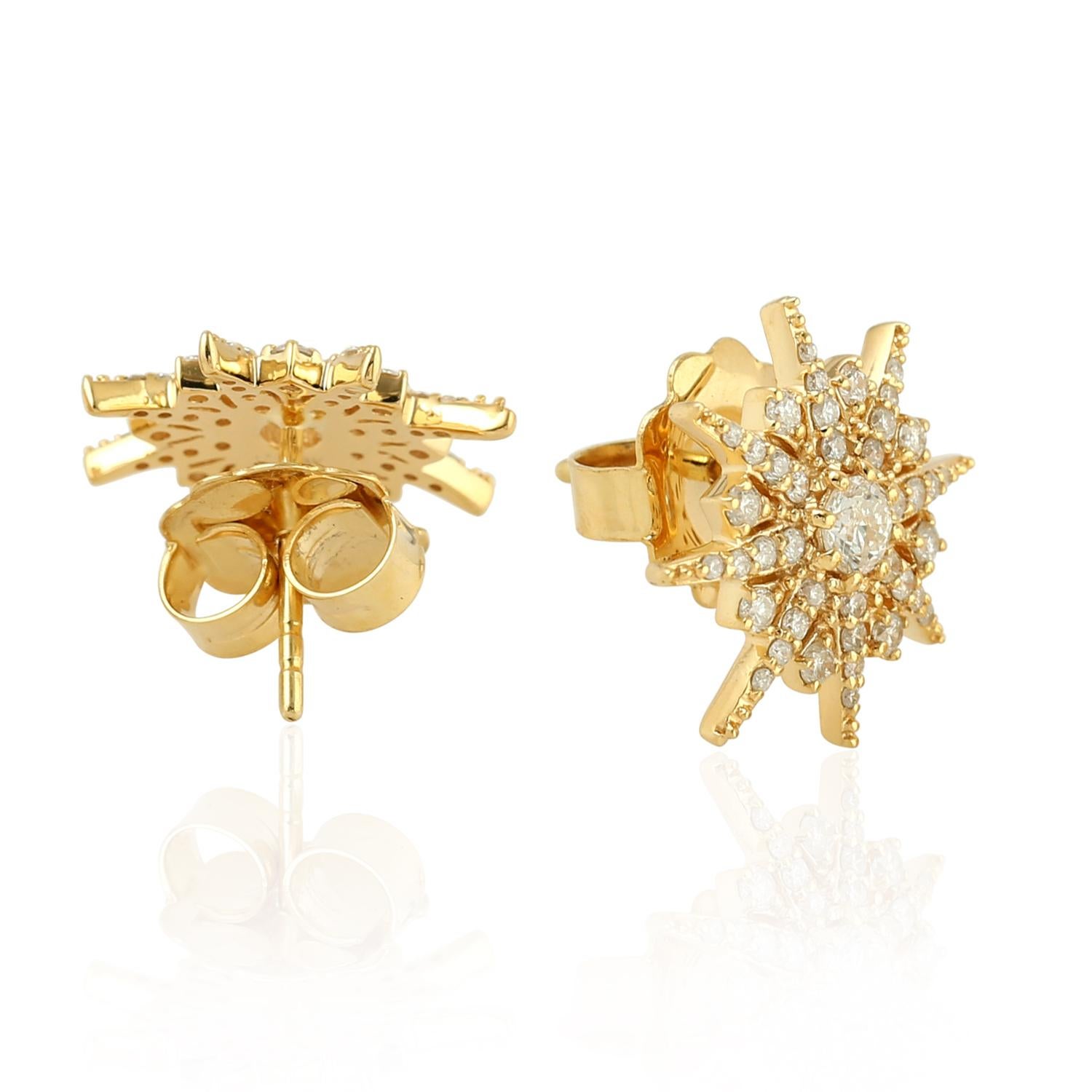 Moderno Orecchini a stella in oro 18 carati con diamante in vendita