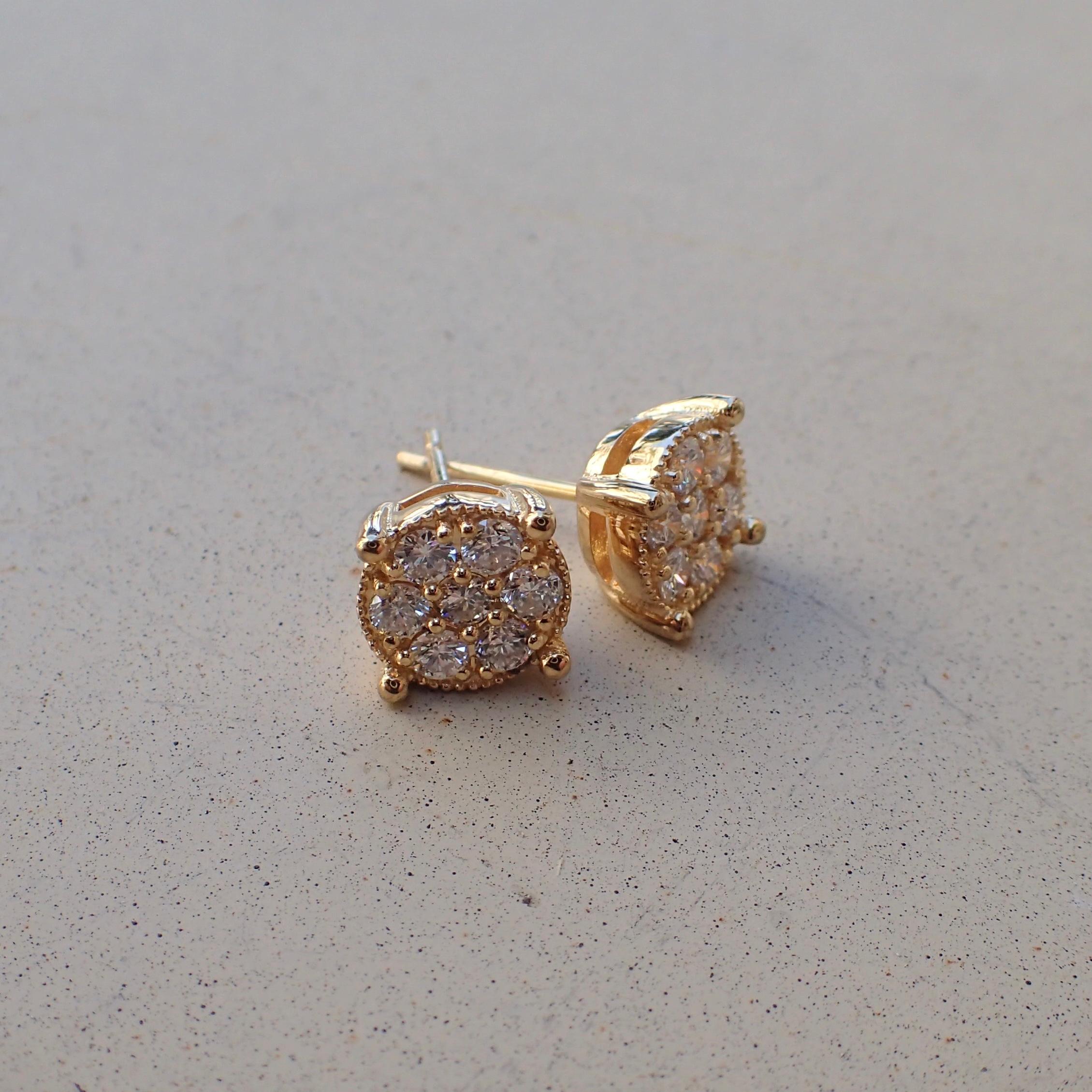 18 Karat Gold Stud Earrings are Set with 0.68 Carat of Diamond, Illusion Set In New Condition In Coral Gables, FL