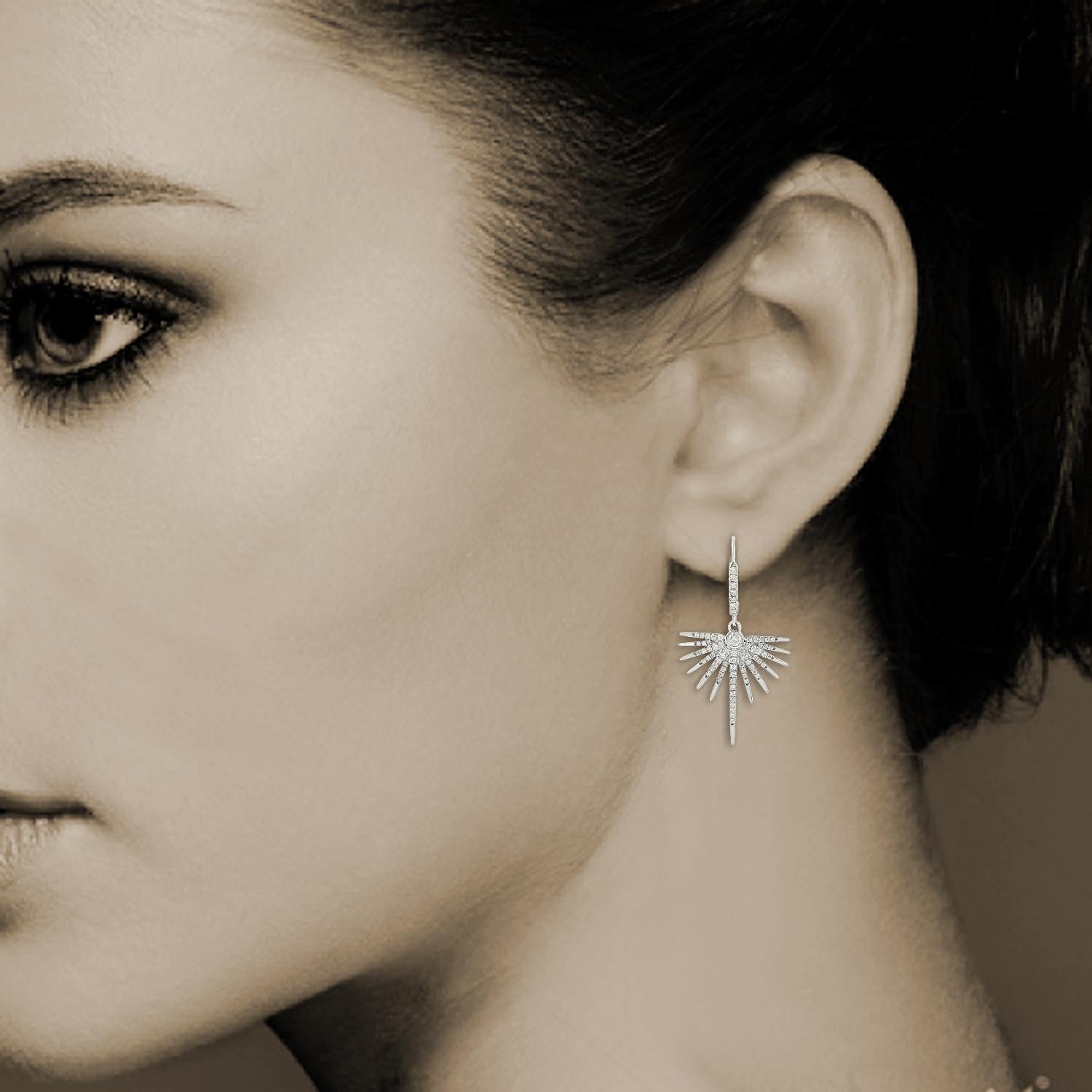 18 Karat Gold Sun Diamond Earrings In New Condition For Sale In Hoffman Estate, IL
