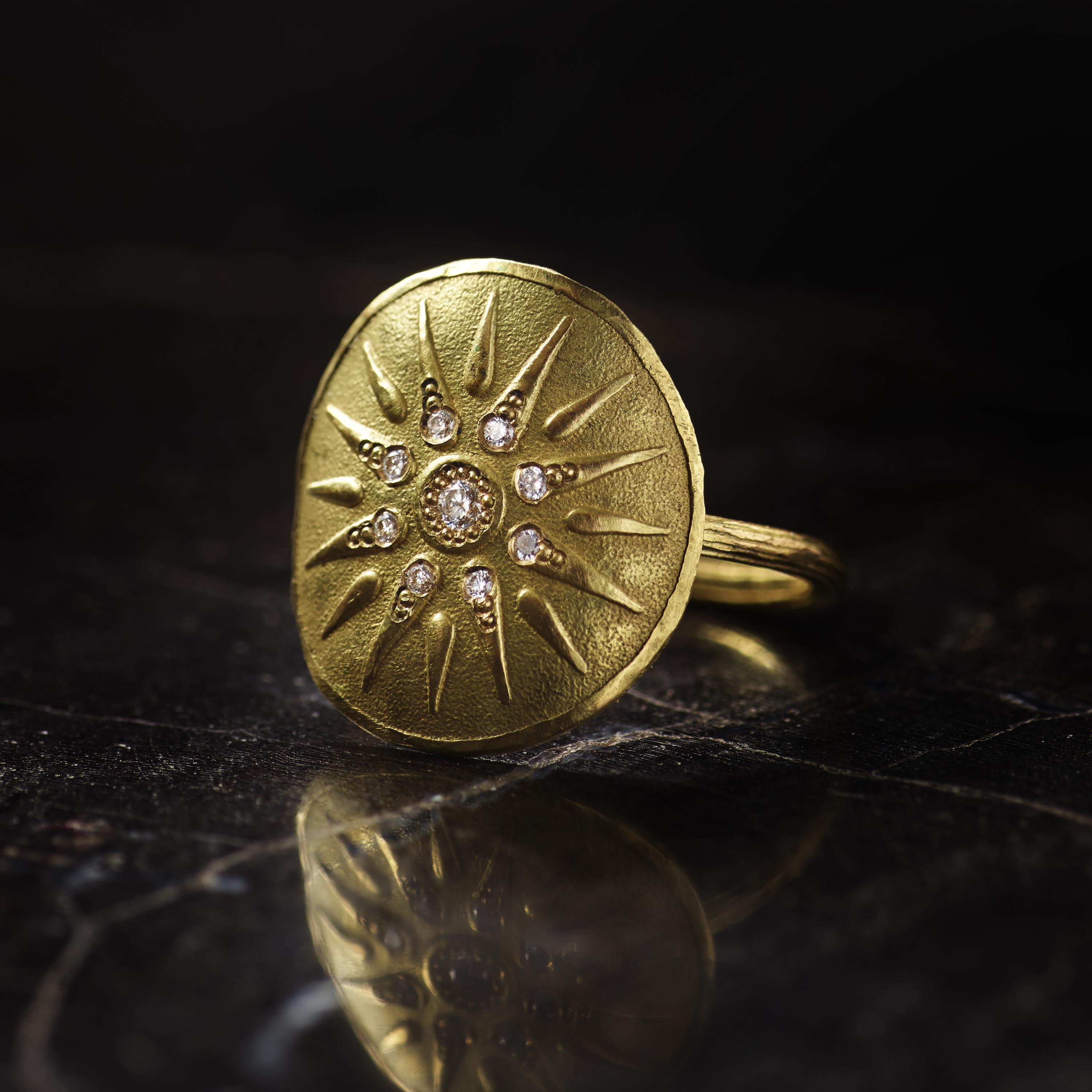 Artist 18 Karat Gold Sun Ring with Top Wesselton VVS Diamonds For Sale