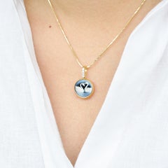 18 Karat Gold Swan Natural Agate Gemstone Cameo Diamond Pendant Necklace