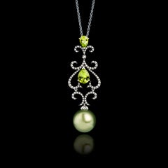 Collar Colgante de Perlas de Tahití de Oro de 18 Kilates con Diamantes y Peridotos