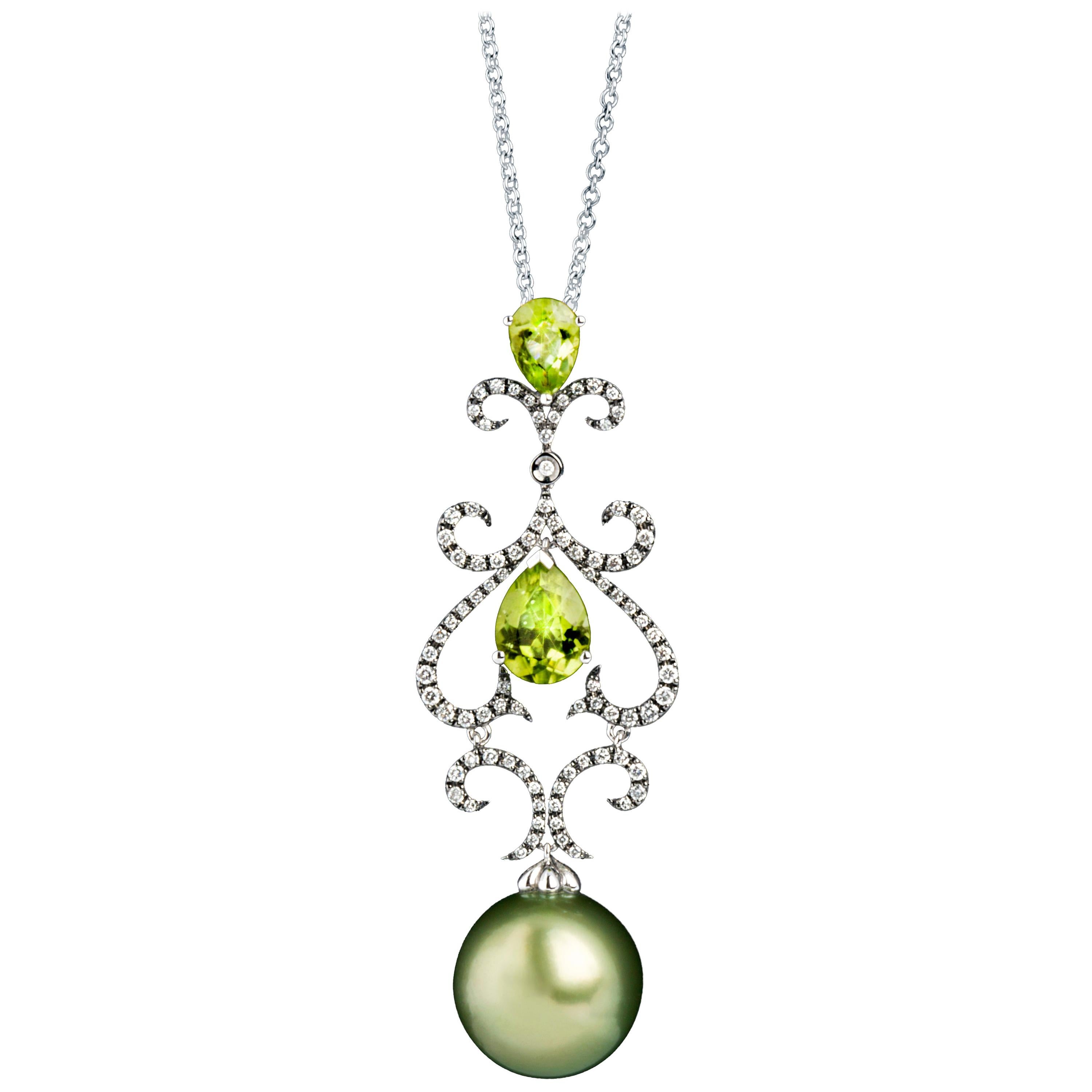 18 Karat Gold Tahitian Pearl Pendant Necklace with Diamonds and Peridots For Sale