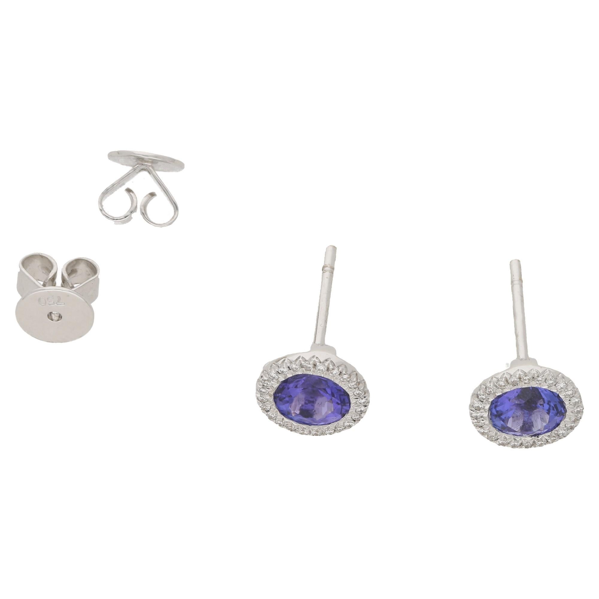 Tanzanite Stud Earrings in 18 Karat Gold 1.87cts In New Condition In London, GB