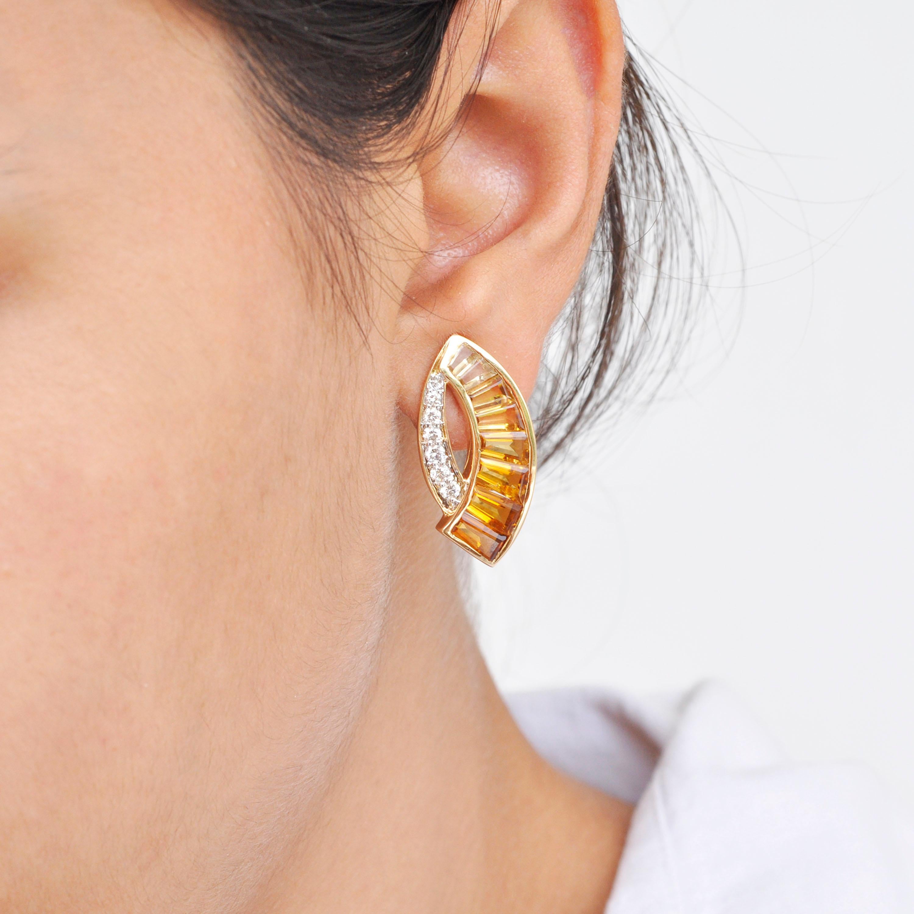 18 Karat Gold Taper Baguette Channel Set Citrine Diamond Contemporary Ear Studs For Sale 3