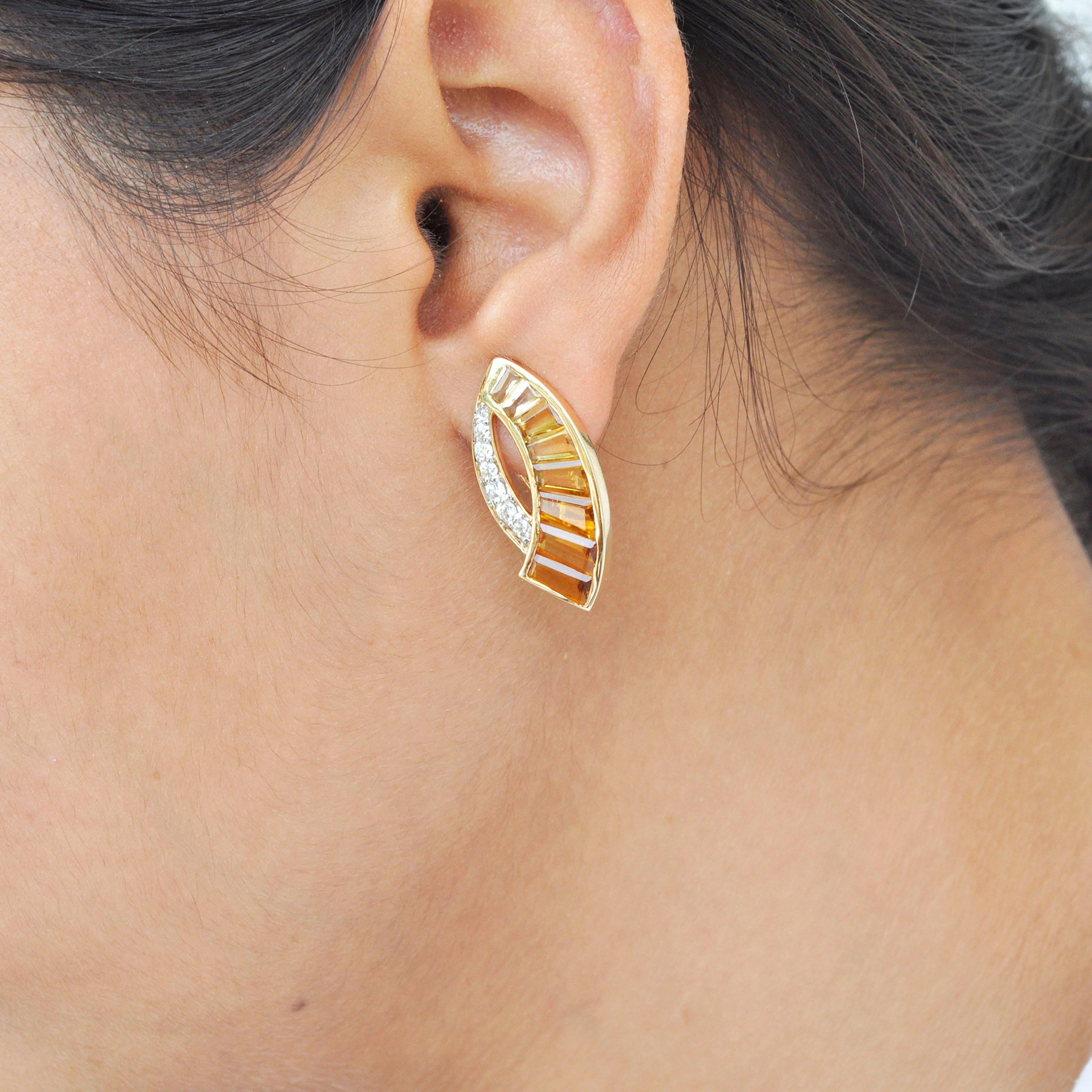 Women's 18 Karat Gold Taper Baguette Channel Set Citrine Diamond Contemporary Ear Studs For Sale