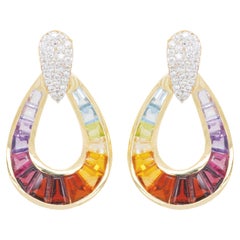 Orecchini pendenti conici in oro 18 carati con baguette e diamanti arcobaleno multicolore