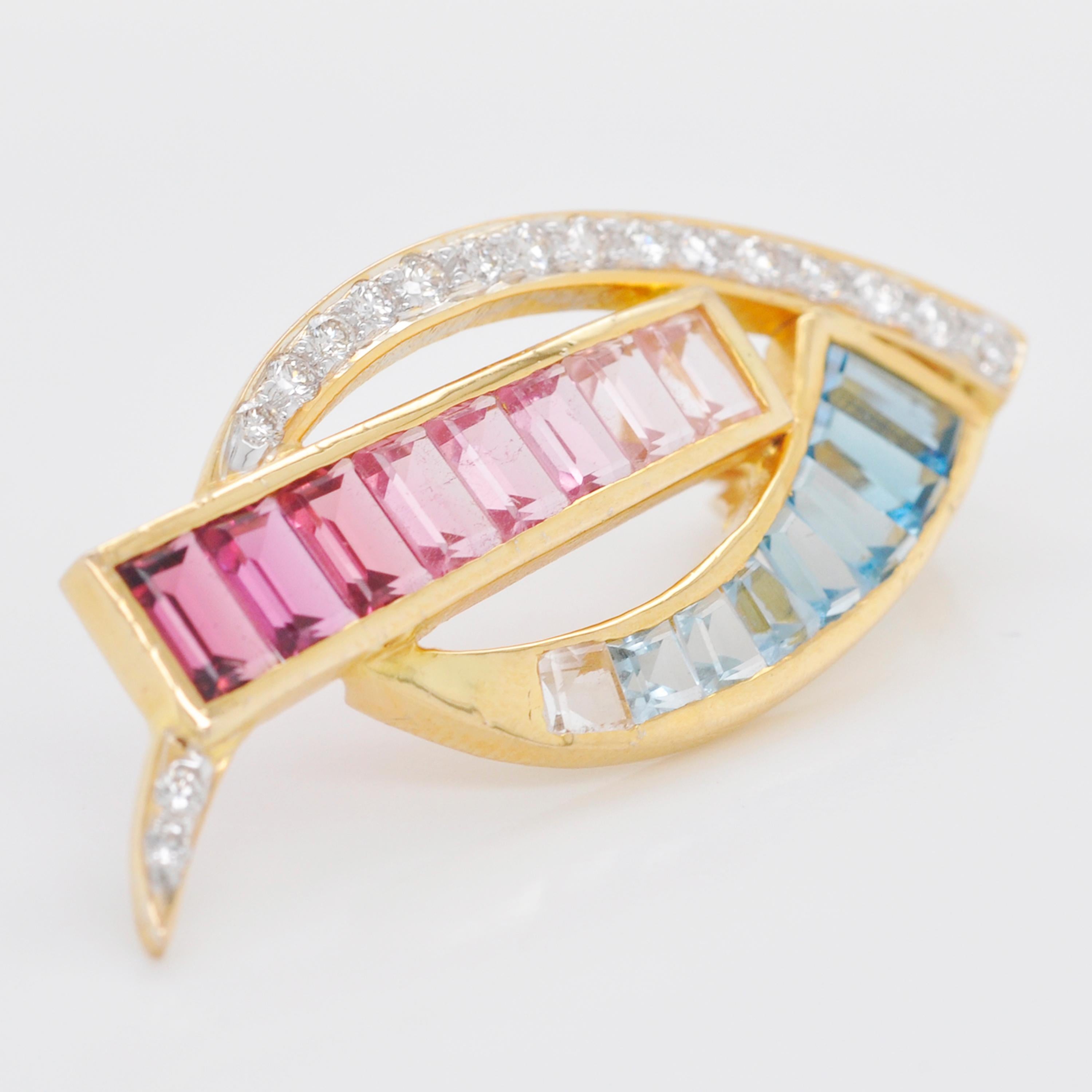 18 Karat Gold spitz zulaufende Baguette Rosa Turmalin Aquamarin Diamant Anhänger Halskette im Zustand „Neu“ im Angebot in Jaipur, Rajasthan