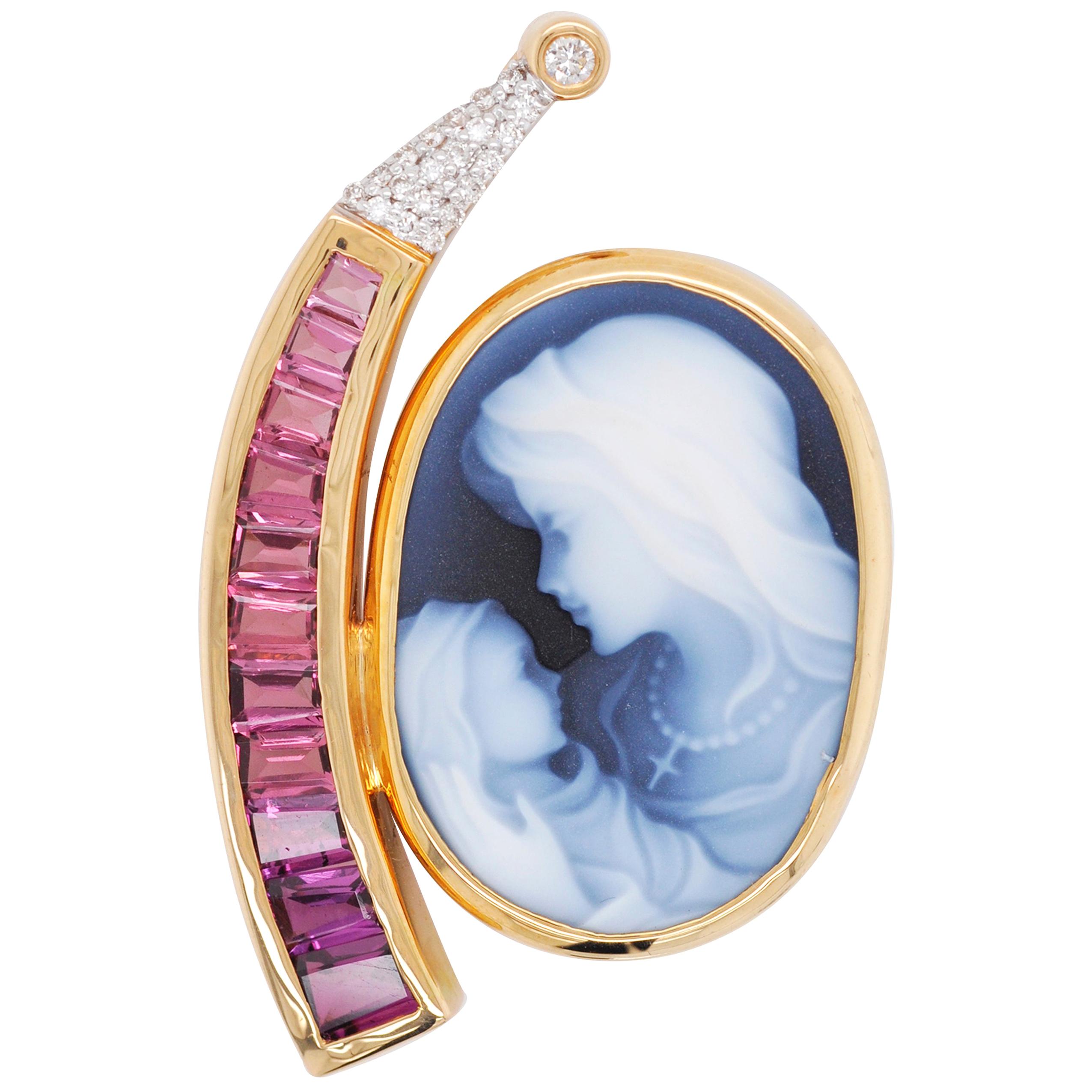 18 Karat Gold Mother Mary Agate Carving Cameo Diamond Pendant Necklace