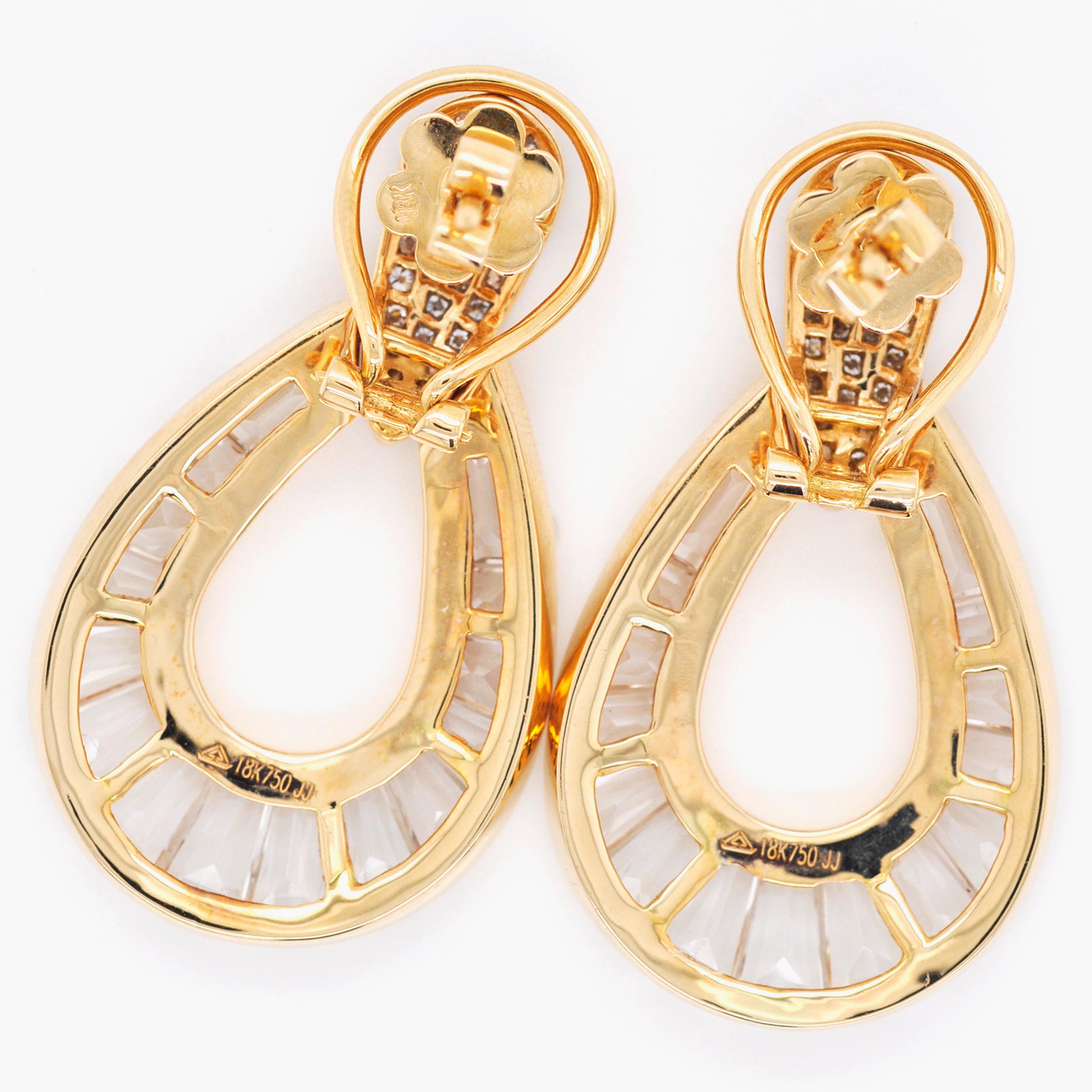18 Karat Gold Weißer Topas spitz zulaufende Baguette-Diamant-Ohrringe zum Hängen Damen im Angebot