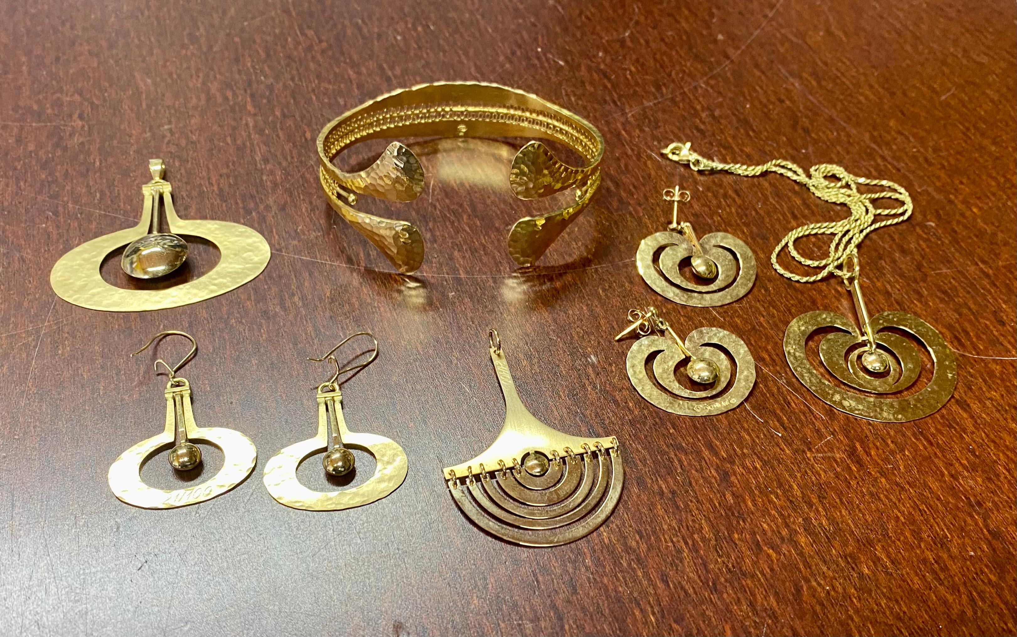 21 karat gold earrings