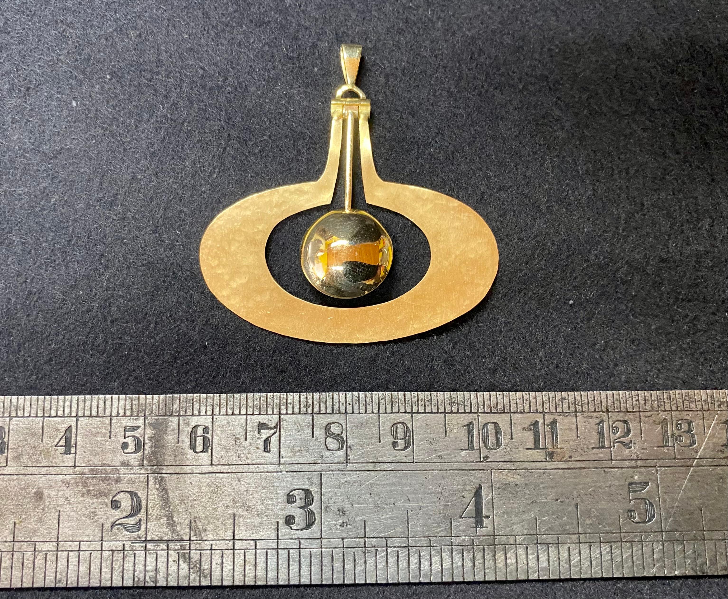 Tapio Wirkkala
Rare pendant.
Pear Pendant in 18K gold designed by Tapio Wirkkala.
Tapio Wirkkala Numbered Jewelry 29/100.
Kultakeskus made these limited edition Gold.
750 = 18 Karat Gold
The pendant is sold without a chain.
I also have a lot of