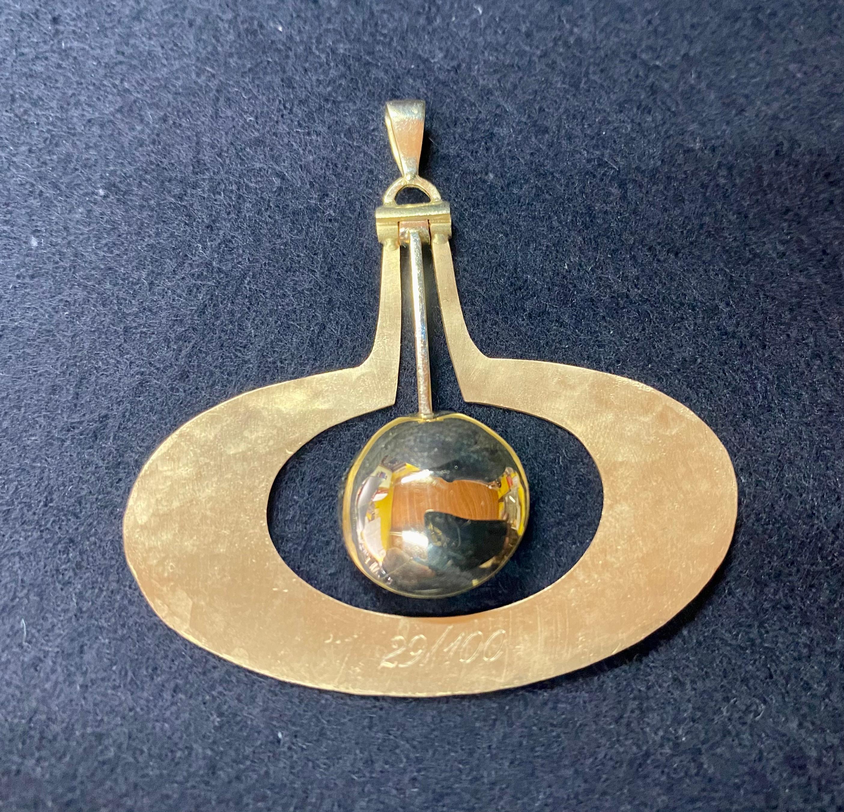 18 Karat Gold Tapio Wirkkala Pear Rare  Pendant In Good Condition For Sale In Orimattila, FI