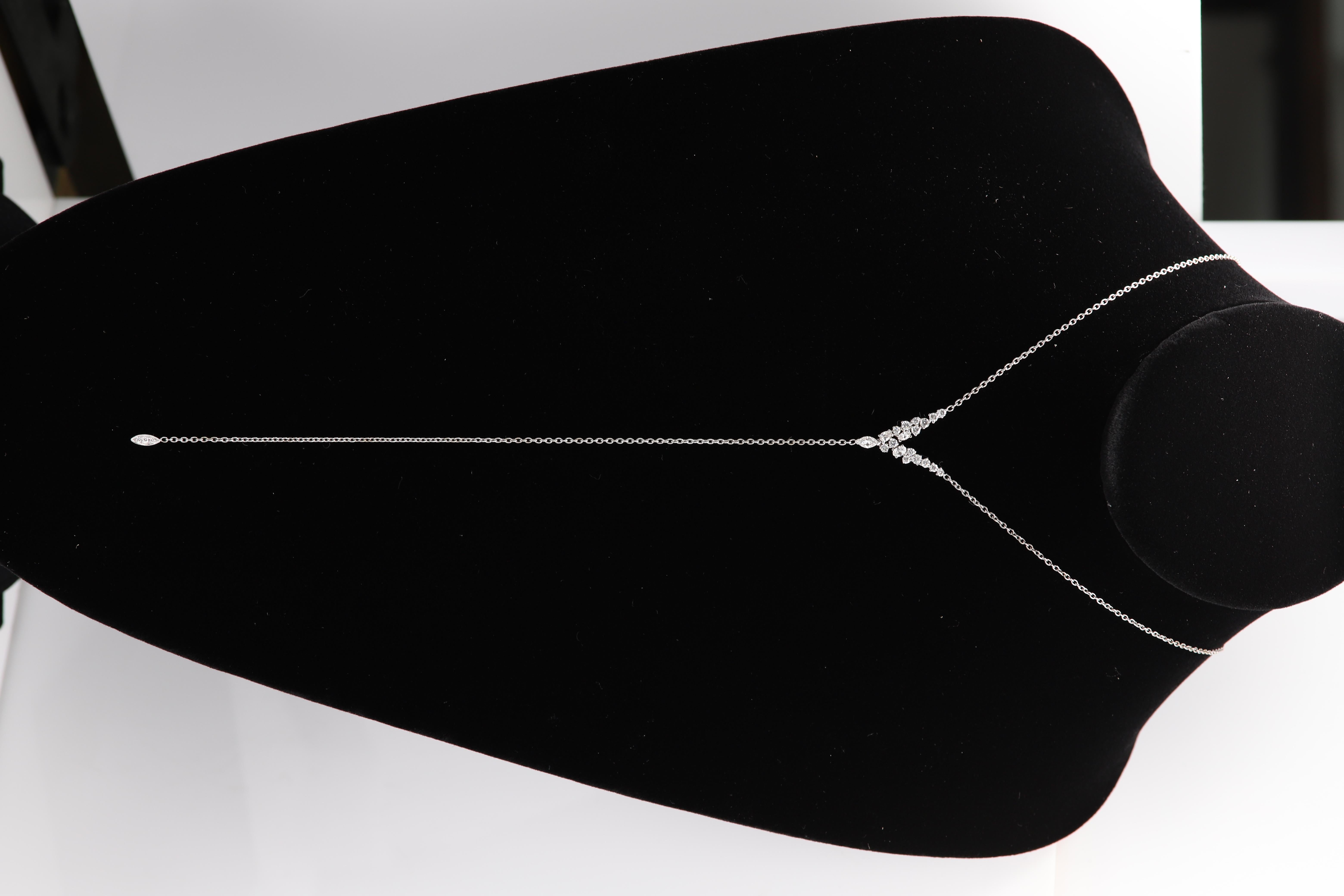 18 Karat Gold Quaste Halskette Lange Hänge-Lariat Halskette mit Diamanten  Damen im Angebot