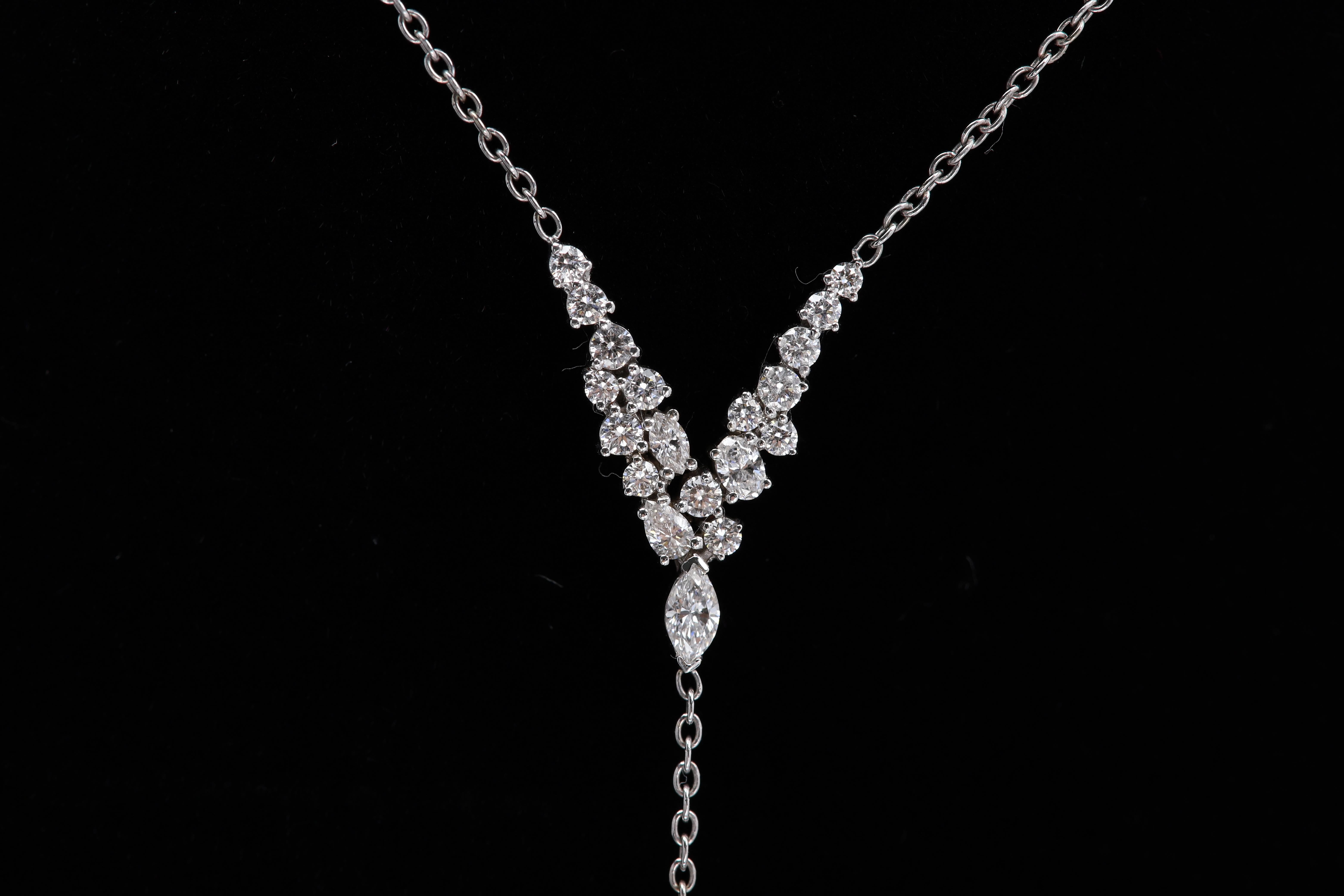 18 Karat Gold Tassel Necklace Long Dangle Lariat Necklace with Diamonds  For Sale 2