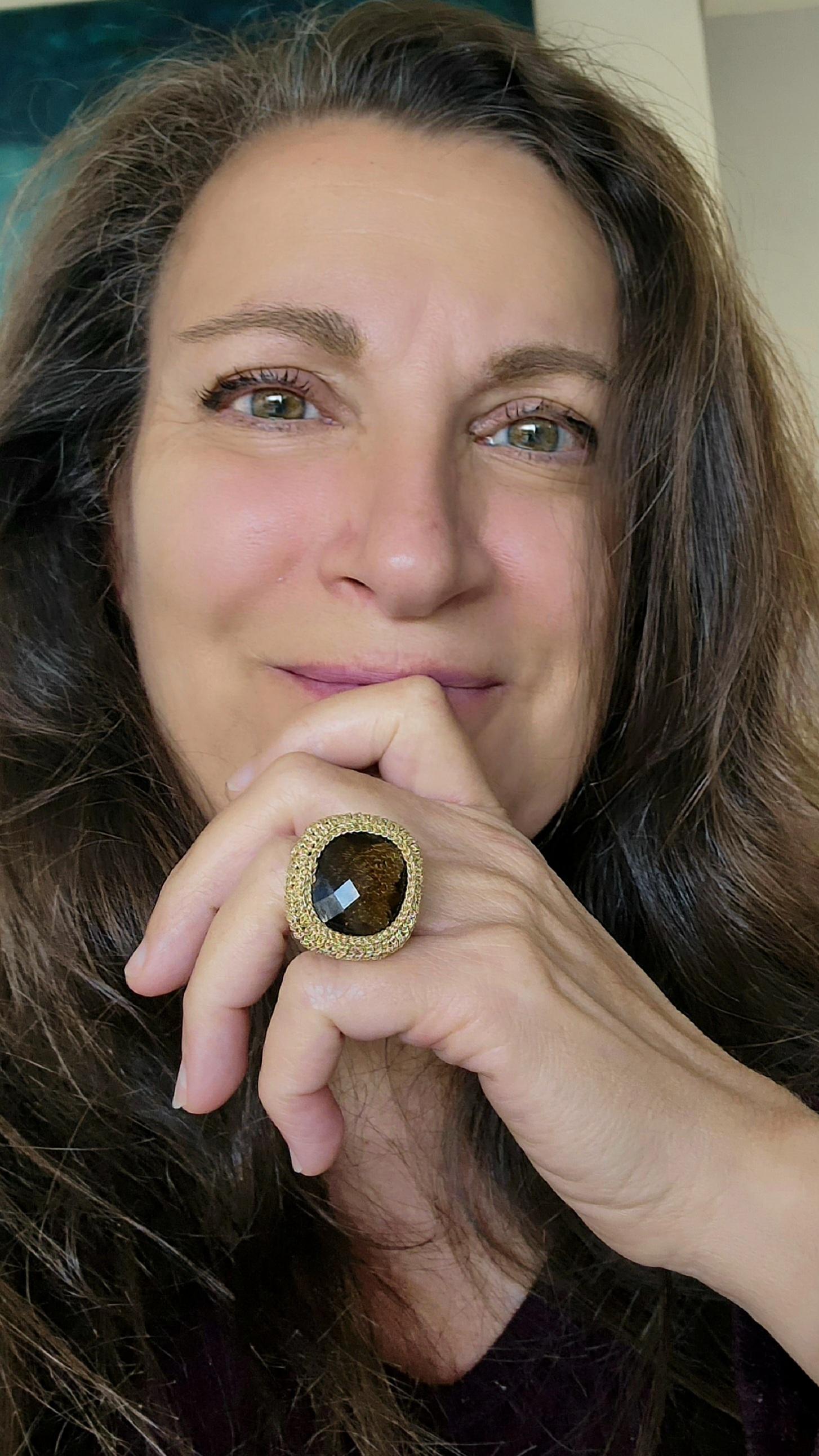 18 Karat Gold Faden gehäkelter Rauchquarz-Ring (Künstler*in) im Angebot