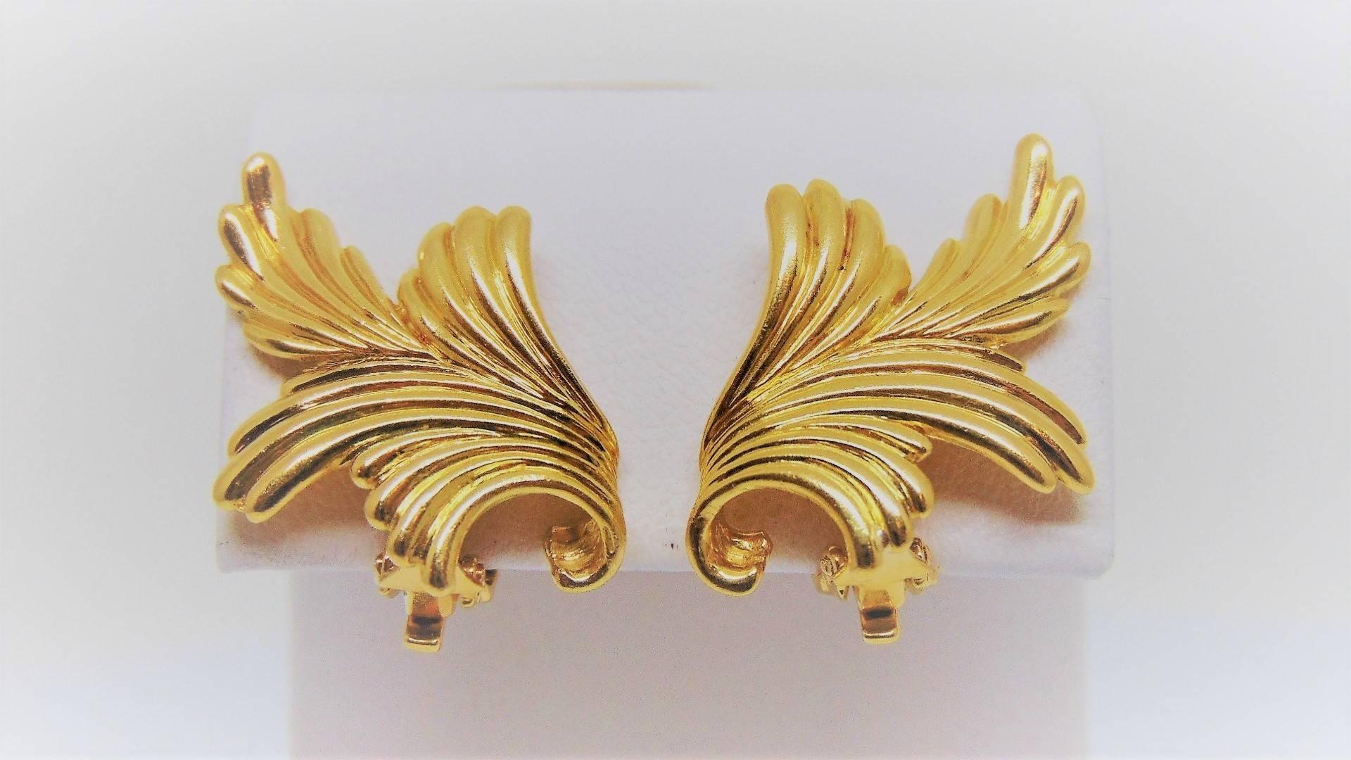 Retro 18 Karat Gold Tiffany & Co. Clip-On Earrings For Sale