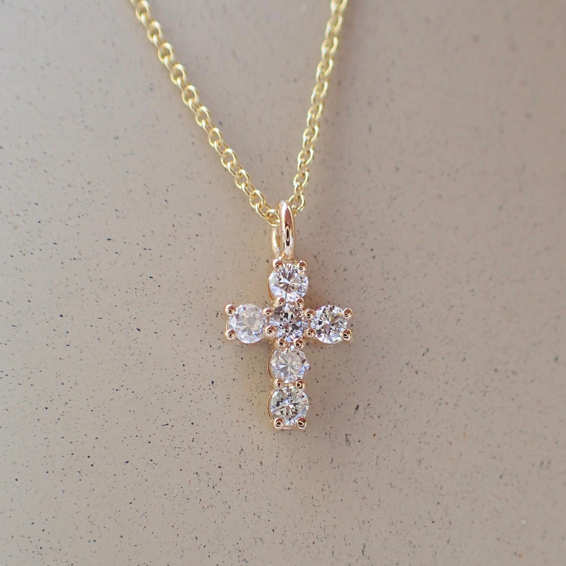 Round Cut 18 Karat Gold Tiny Cross with 0.30 Carat of Diamond Hangs on Chain