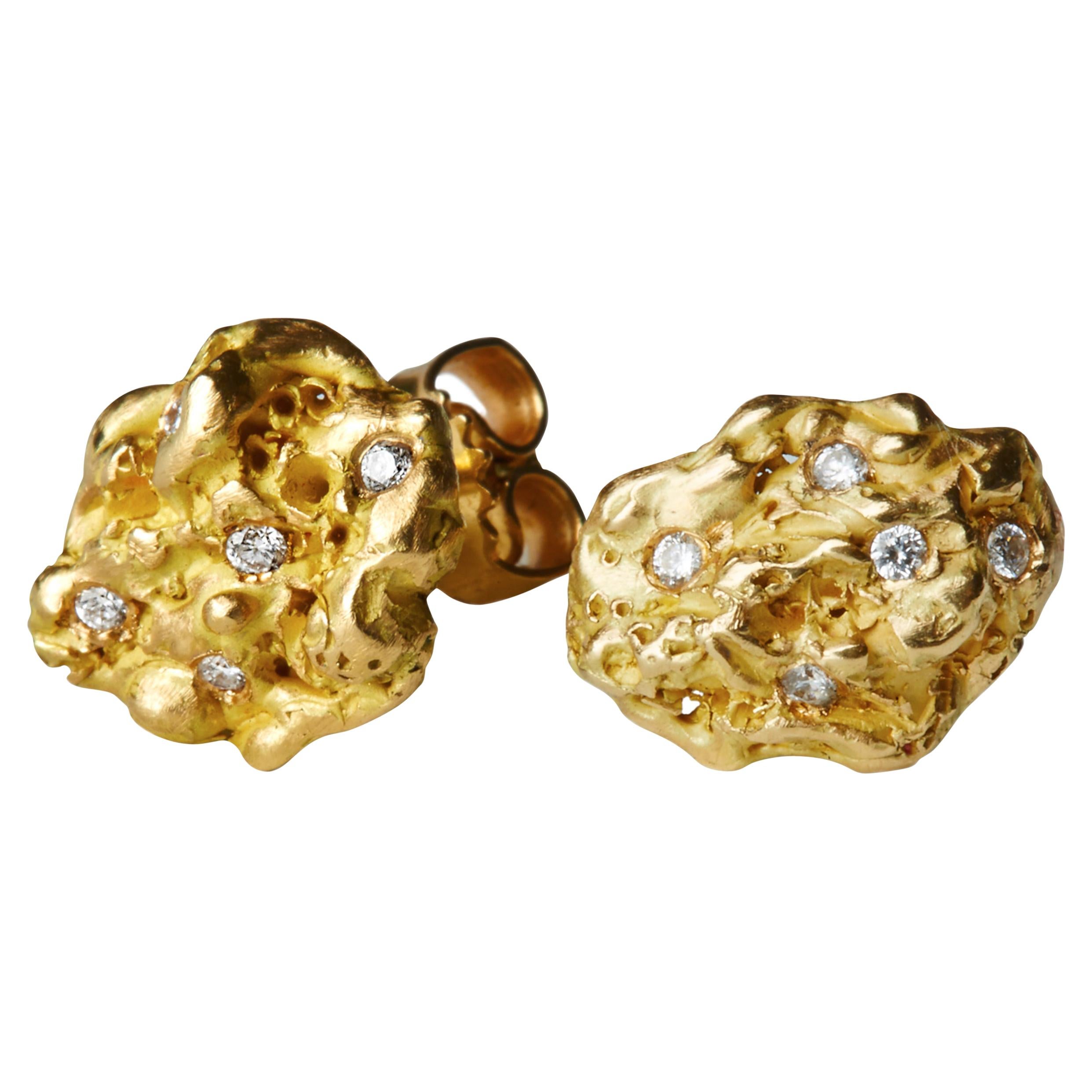 18 Karat Gold Top Wesselton VVS Diamond Handcrafted Rock Classic Earring For Sale
