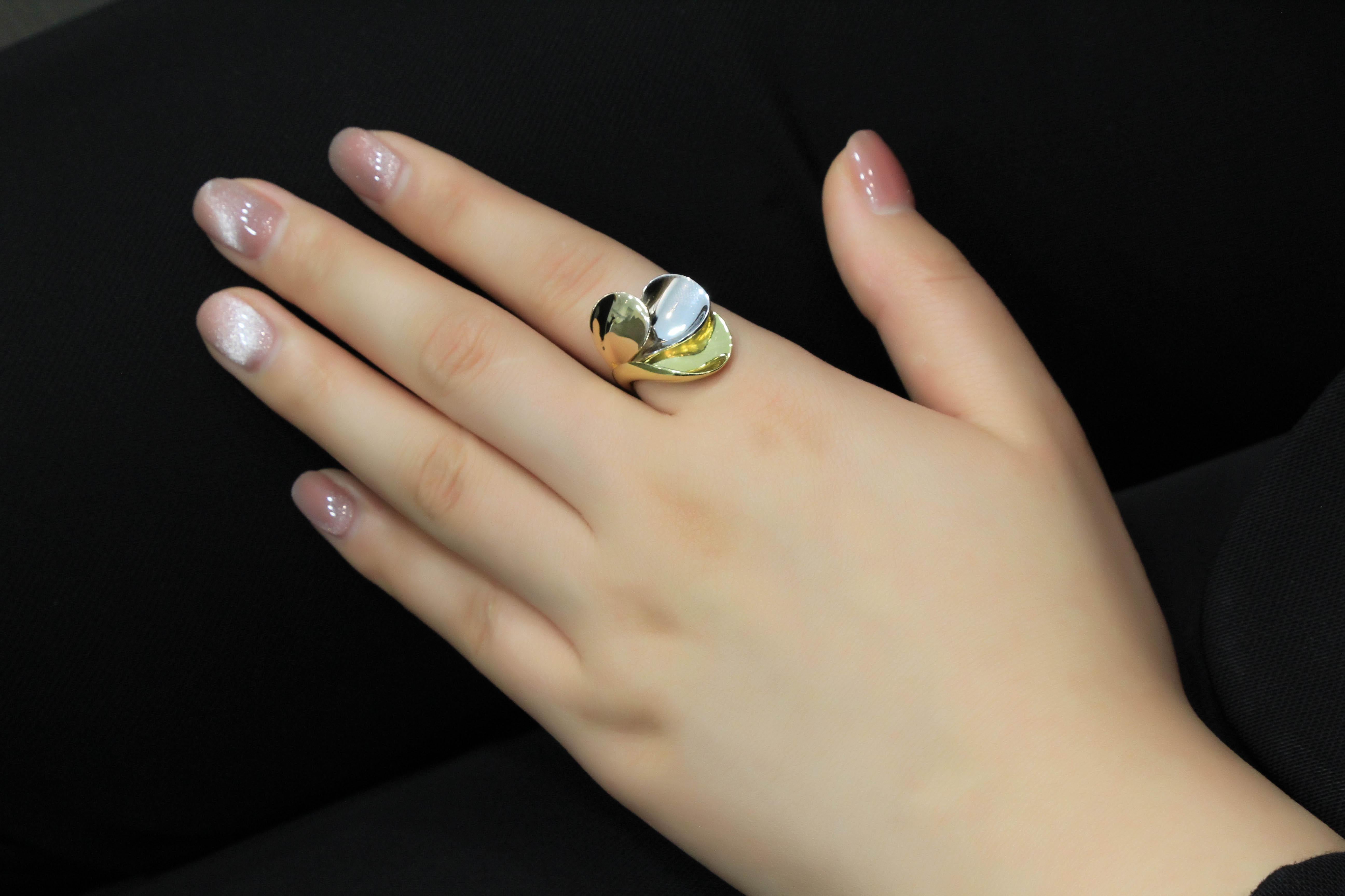 18 Karat Gold Tricolor Ring In New Condition For Sale In Macau, MO