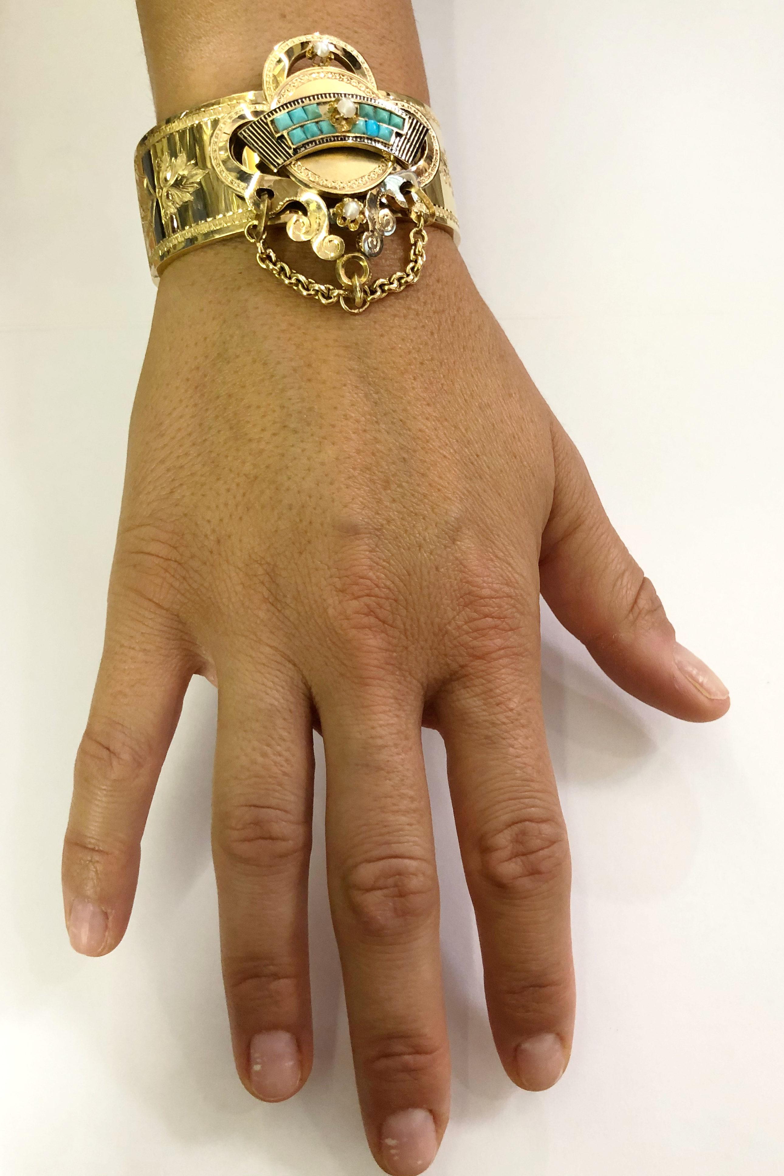 Armband aus 18 Karat Gold mit Türkis und Perlen für Damen oder Herren im Angebot