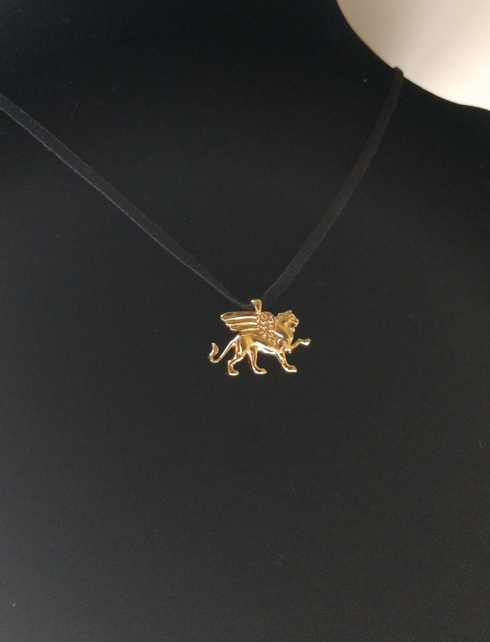 18 Karat Gold Vermeil Griffin Pendant Necklace 1 inch wide  For Sale 1
