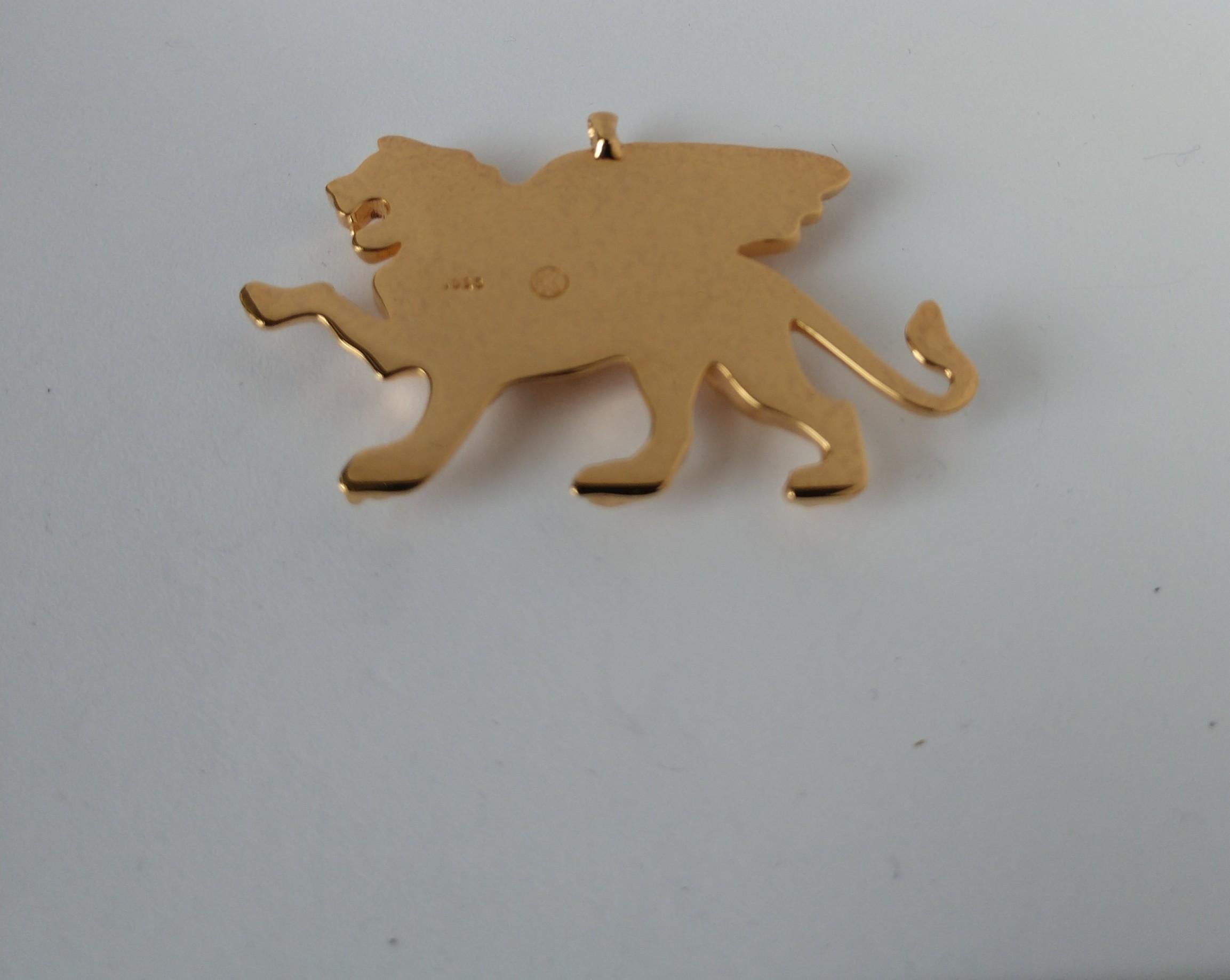 Contemporain Collier pendentif griffon de lion ailé de 2 pouces en or vermeil 18 carats pour hommes en vente