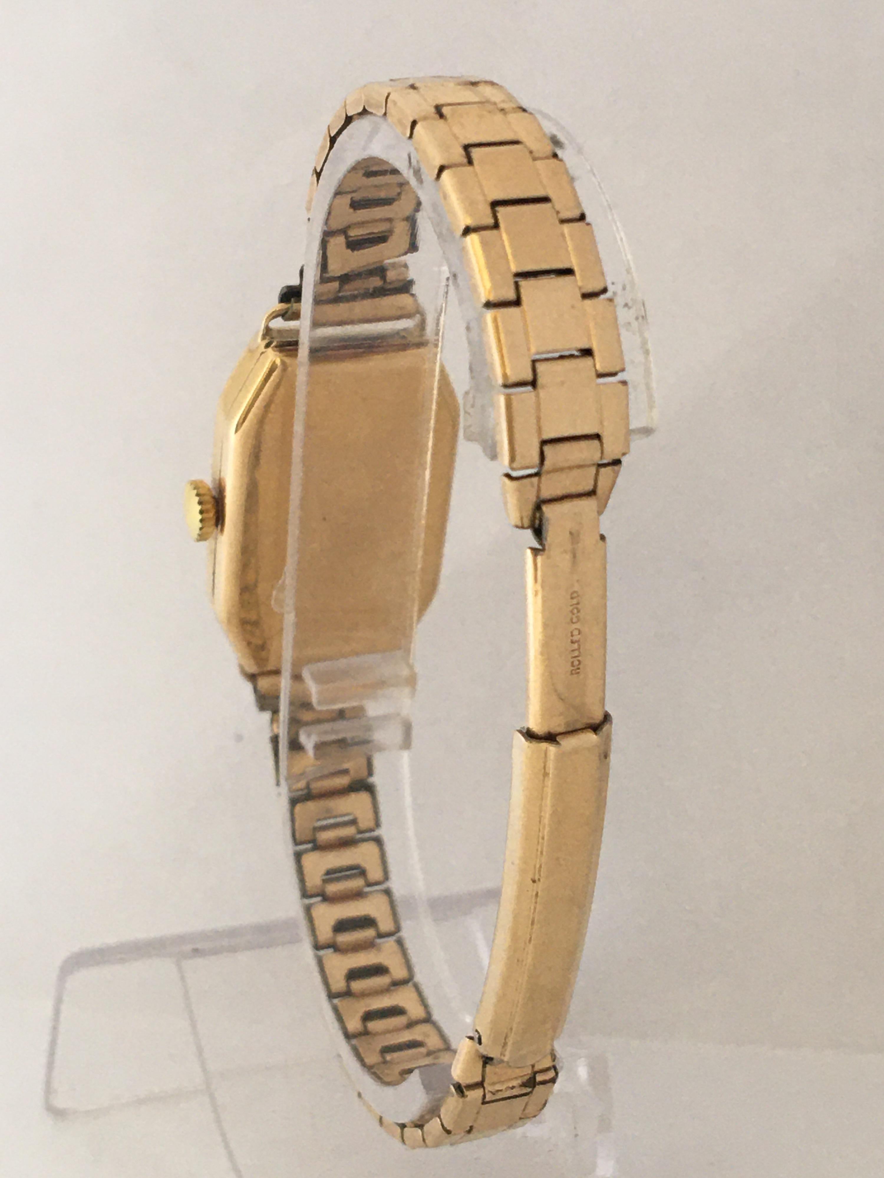 18 Karat Gold Vintage 1920s J.W. Benson London Ladies Mechanical Watch In Good Condition For Sale In Carlisle, GB