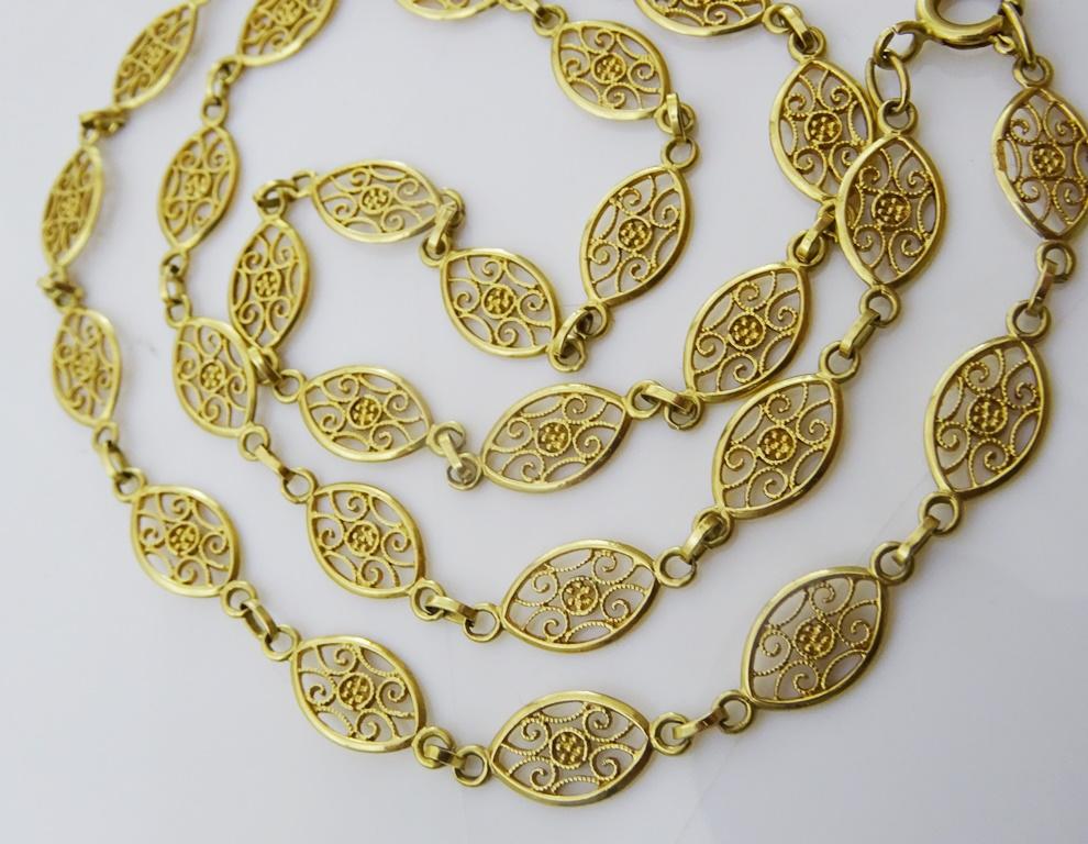 Art Deco 18 karat Gold Vintage French Link Necklace For Sale