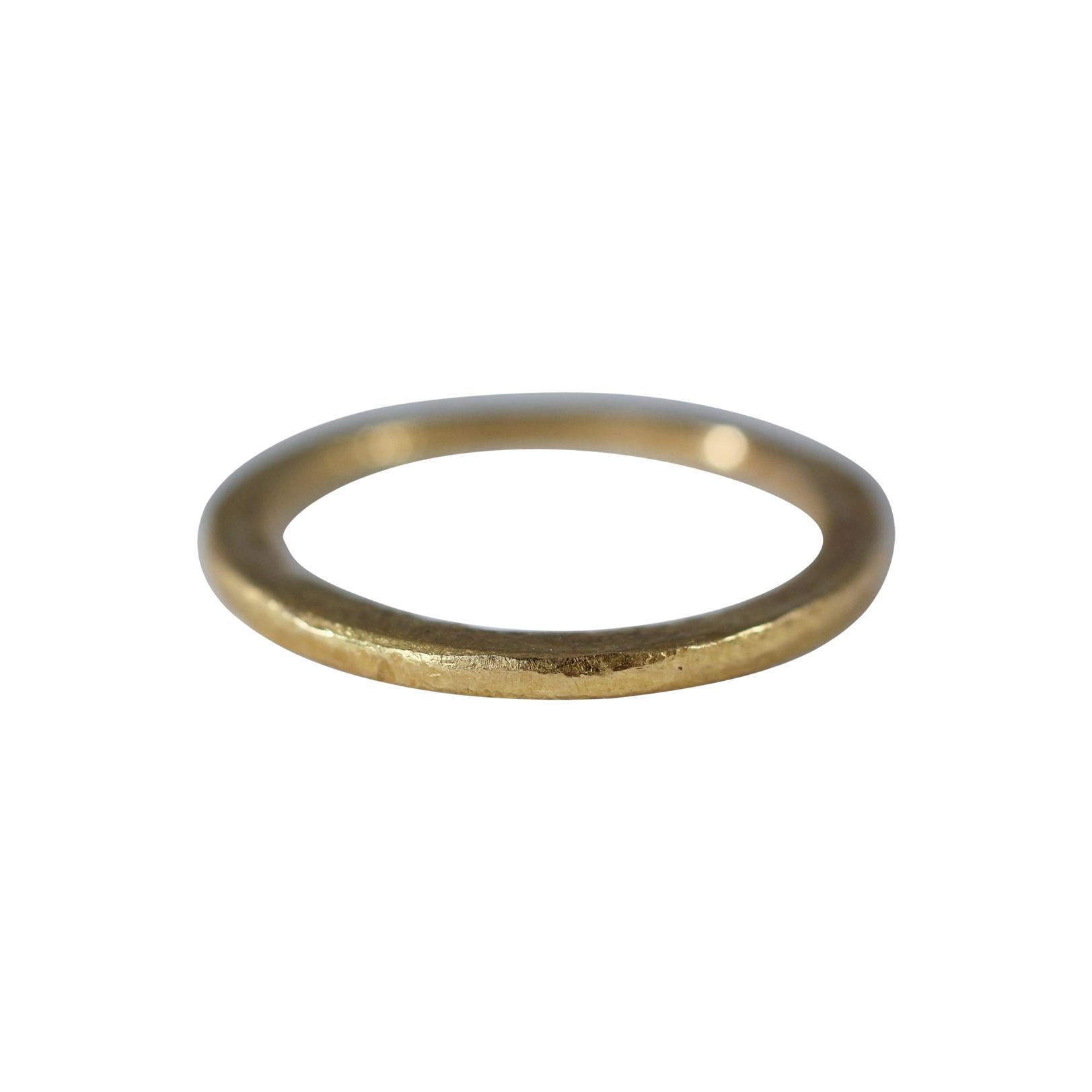 18 Karat Gold Hochzeit Unisex-Bandring für Männer oder Frauen Design von AB Jewelry NYC