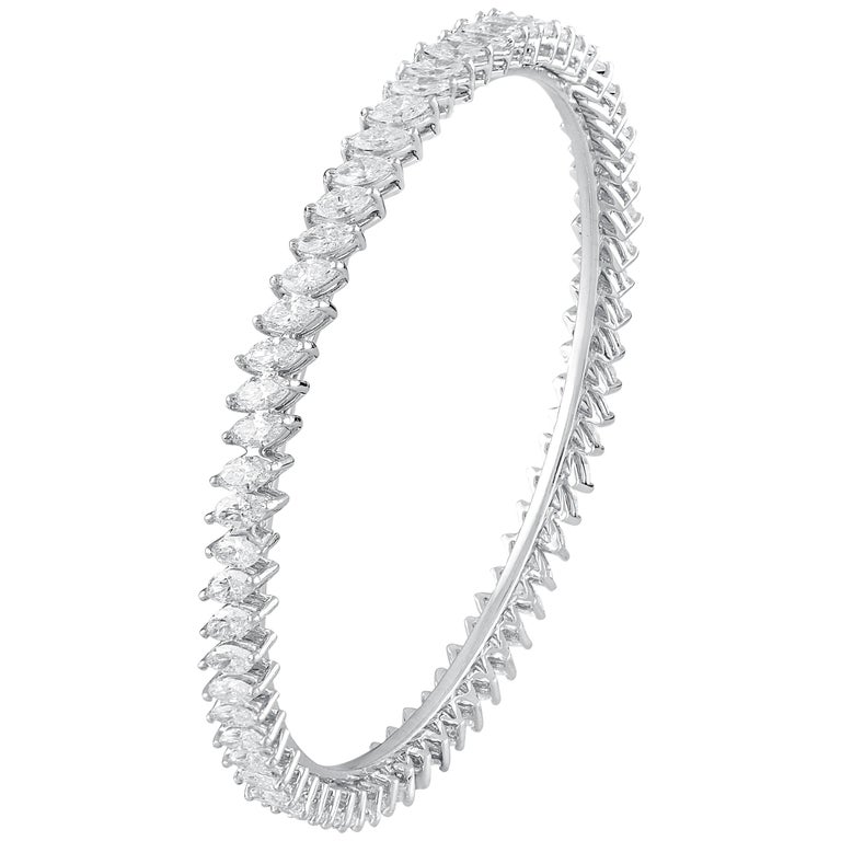 18 Karat Gold White Diamond Bangle For Sale at 1stDibs