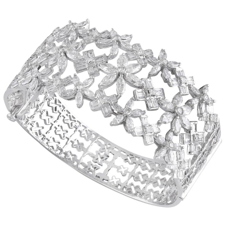 18 Karat Gold White Diamond Cuff Bracelet For Sale