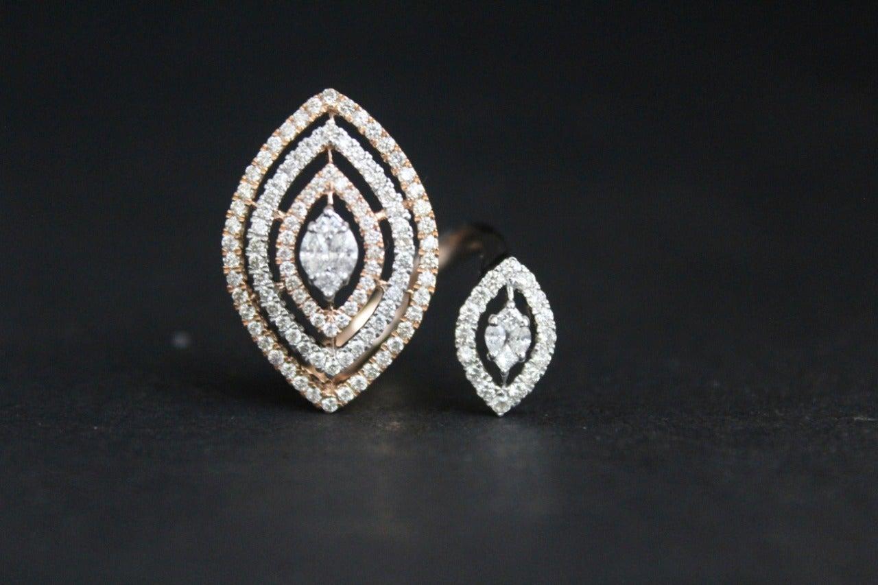For Sale:  18 Karat Gold White Diamond Ring 3