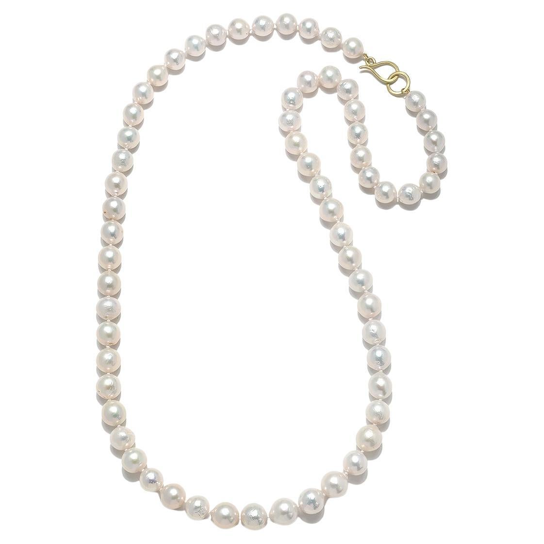 18 Karat Gold White Freshwater Pearl Necklace For Sale