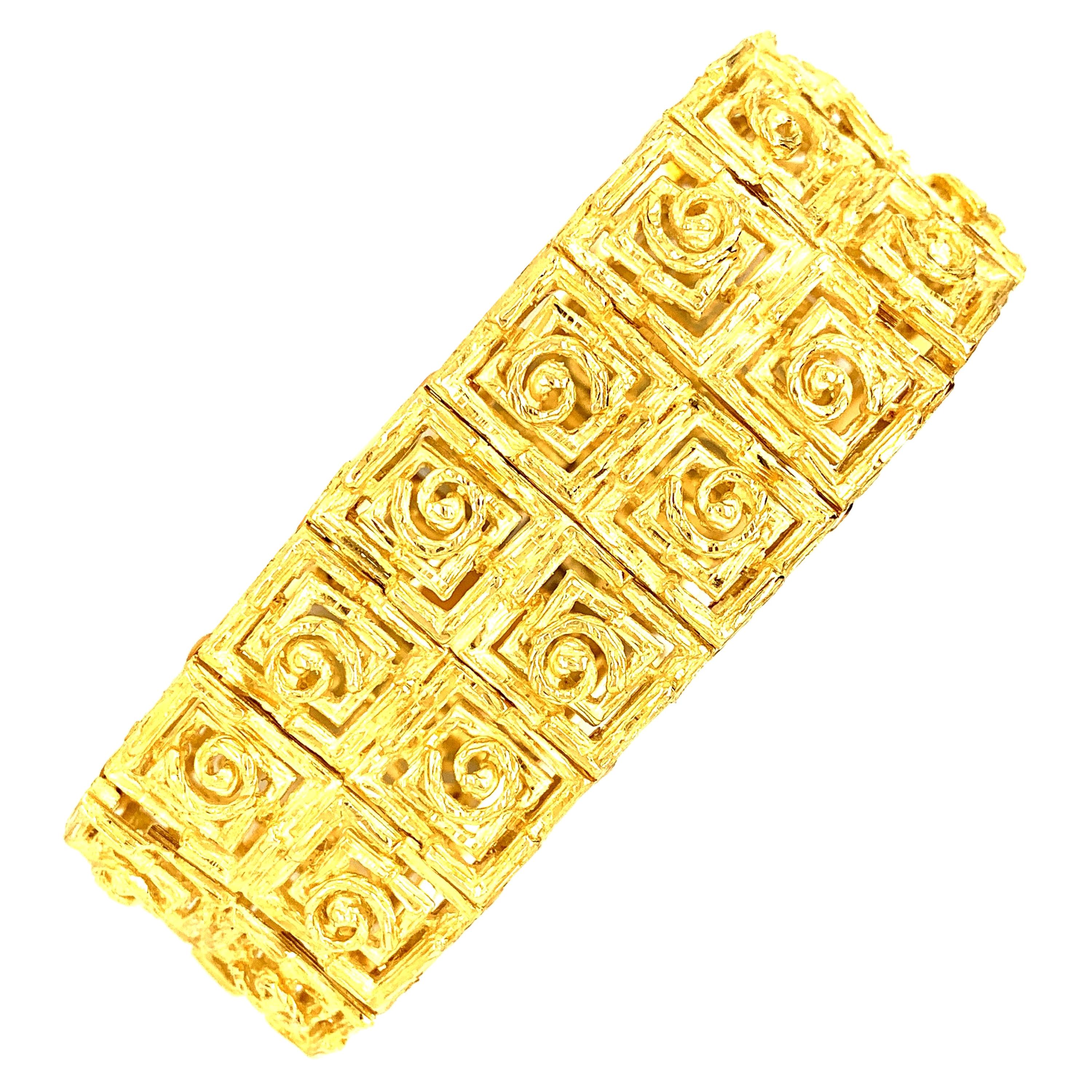 18 Karat Gold Wood Shaving Motif Cuff Bracelet