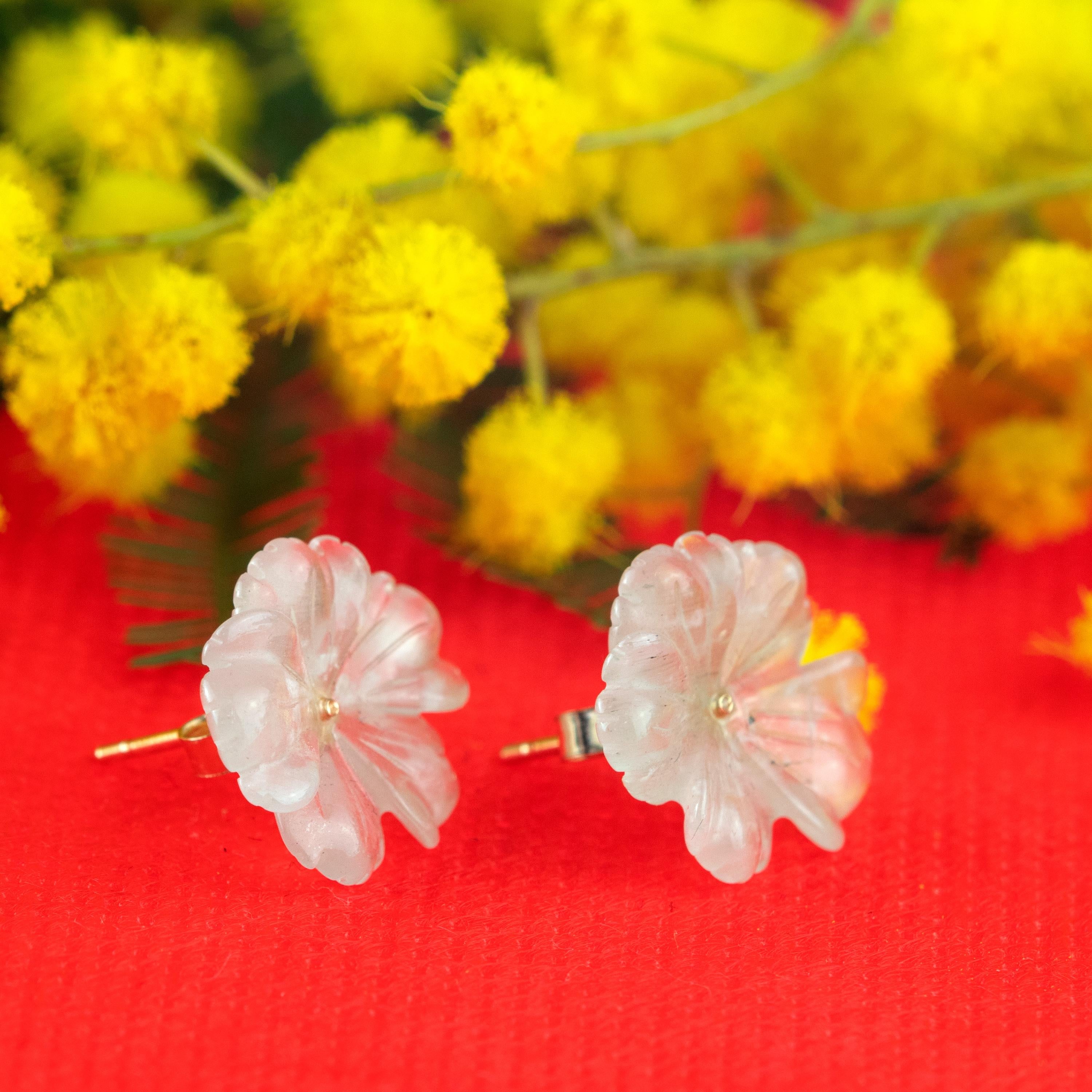 Mixed Cut 14 Karat Gold Yellow Agate Flower Handmade Italian Girl Carved Stud Earrings For Sale