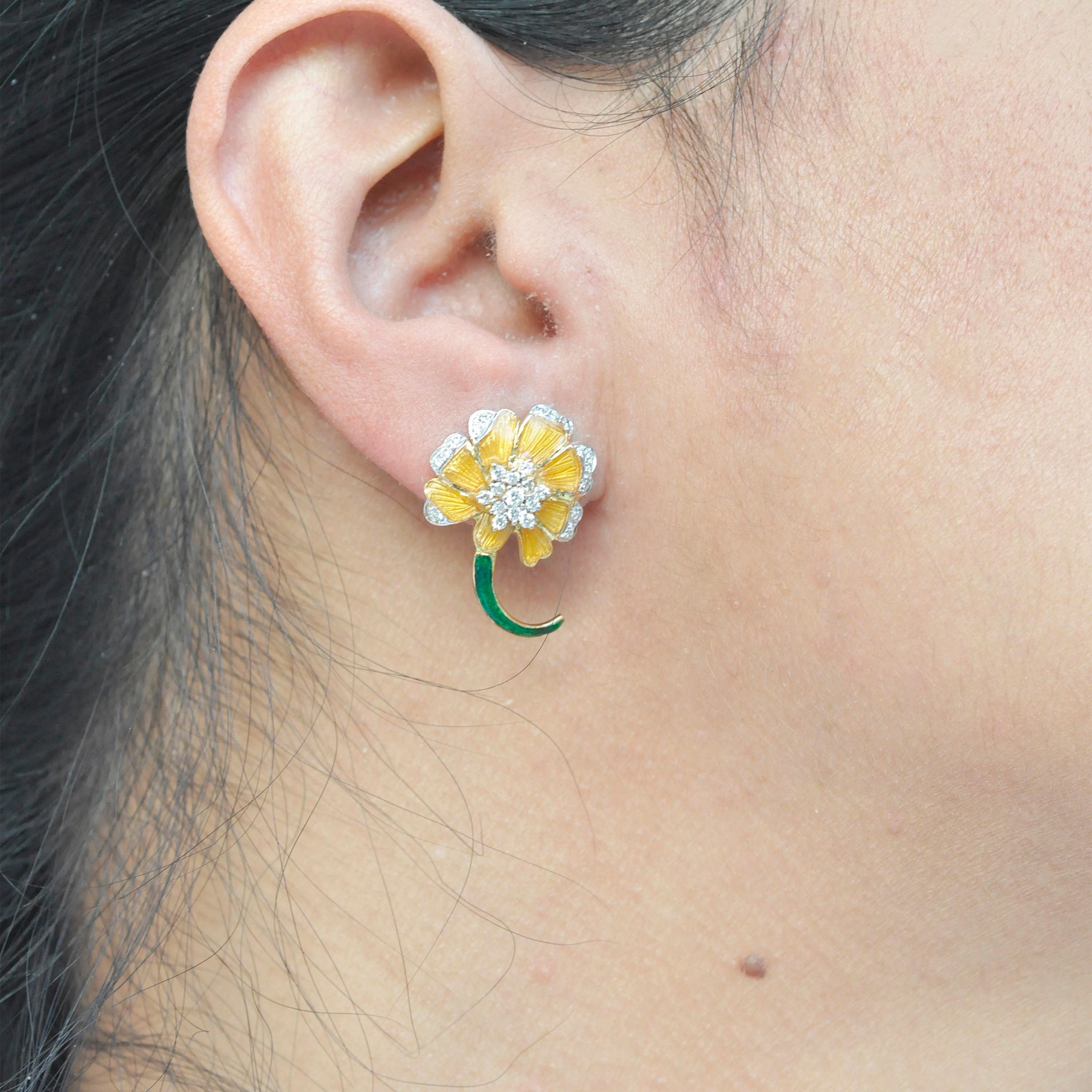 18 Karat Gold Yellow French Guilloché Enamel Flower Diamond Stud Earrings 3