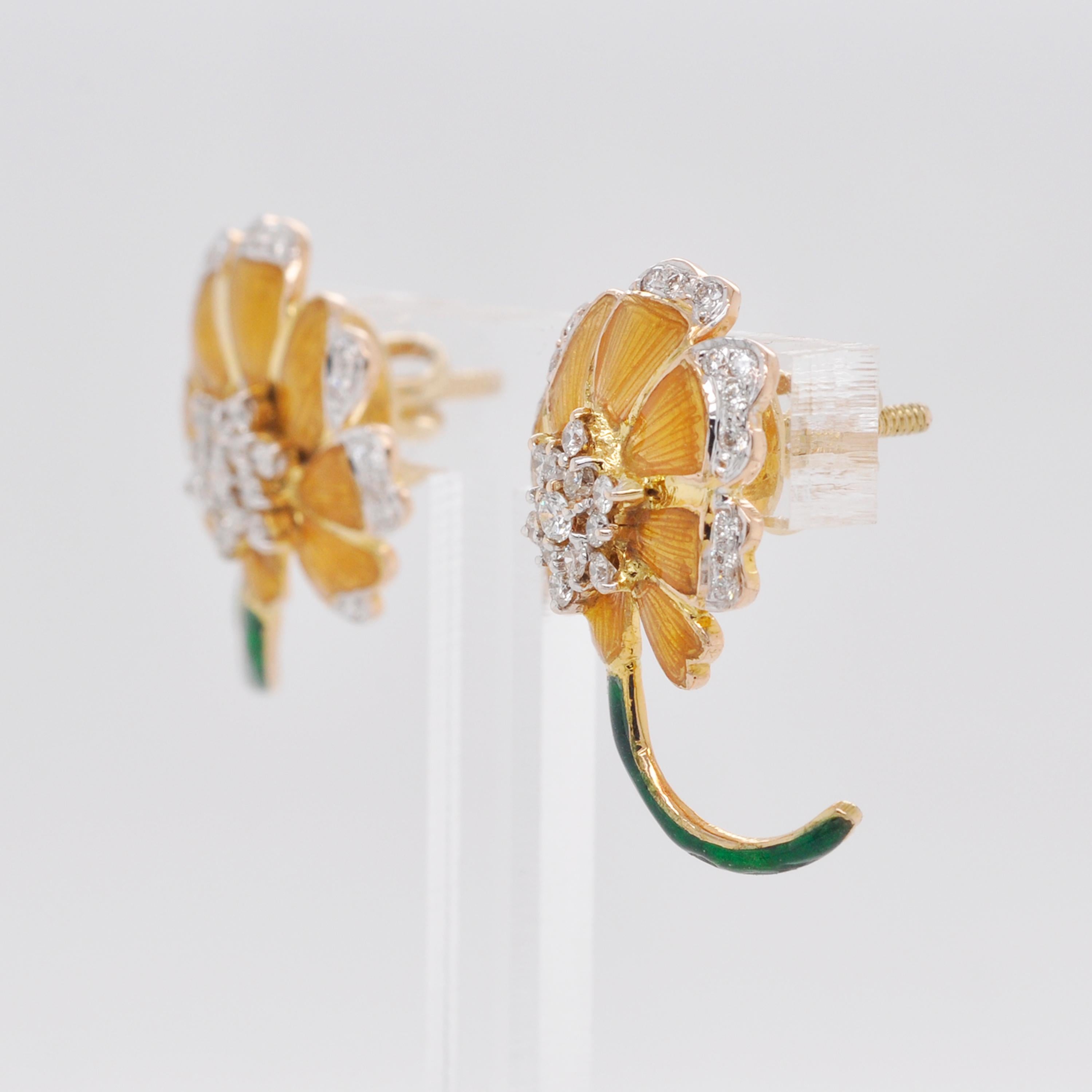 18 Karat Gold Yellow French Guilloché Enamel Flower Diamond Stud Earrings In New Condition In Jaipur, Rajasthan