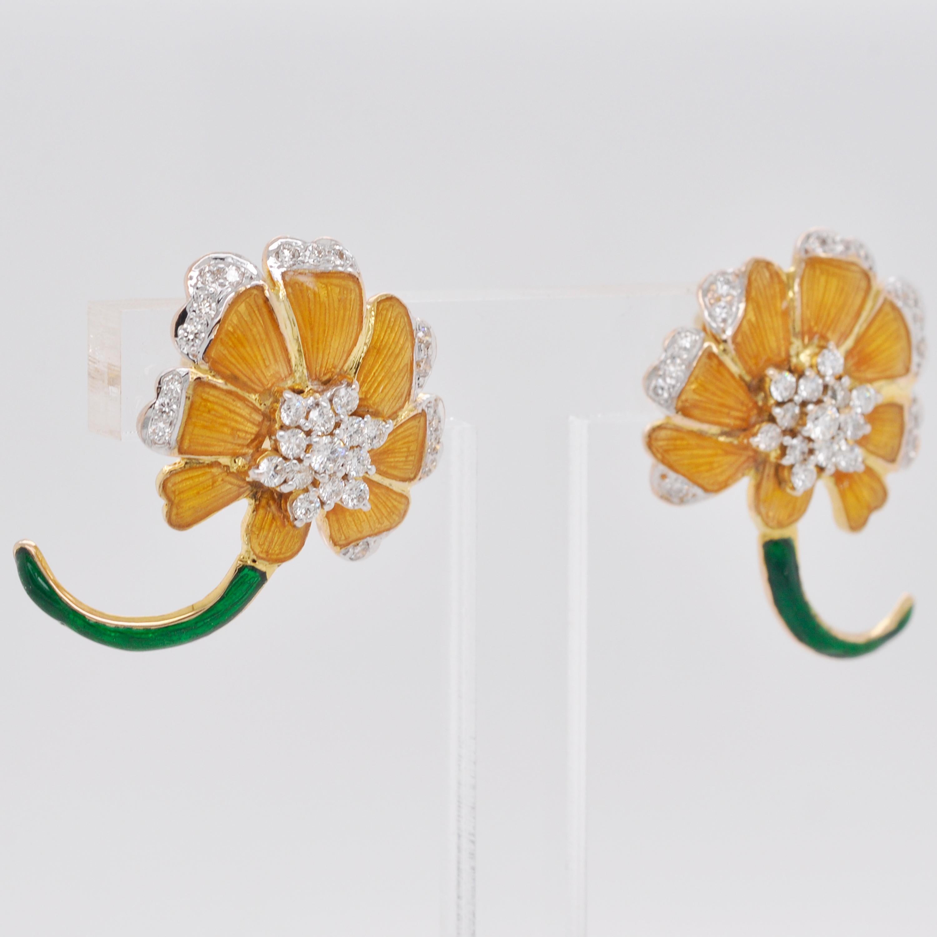 18 Karat Gold Yellow French Guilloché Enamel Flower Diamond Stud Earrings 2