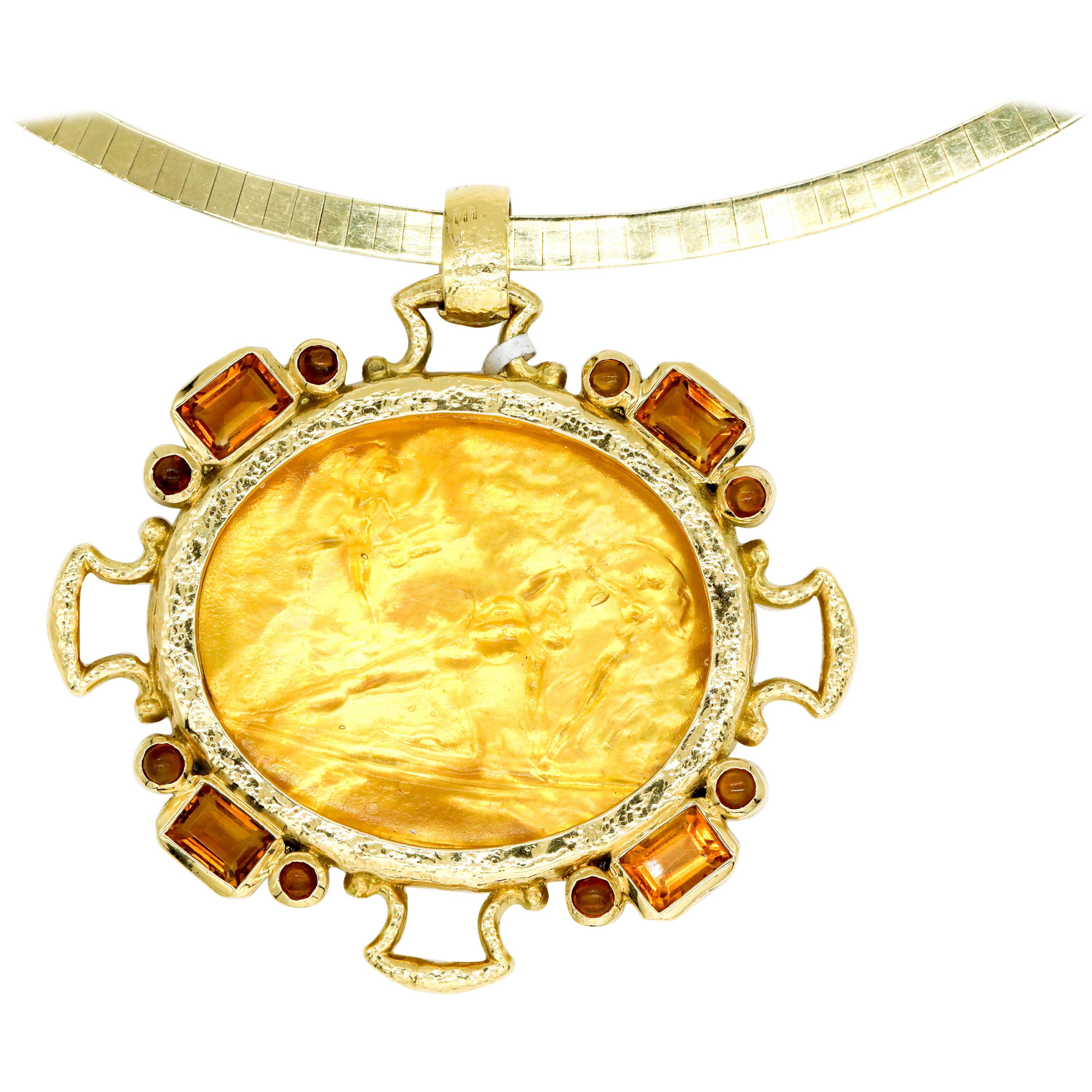 18 Karat Gold Yellow Italian Murano Glass Cameo Intaglio Victorian Pendant