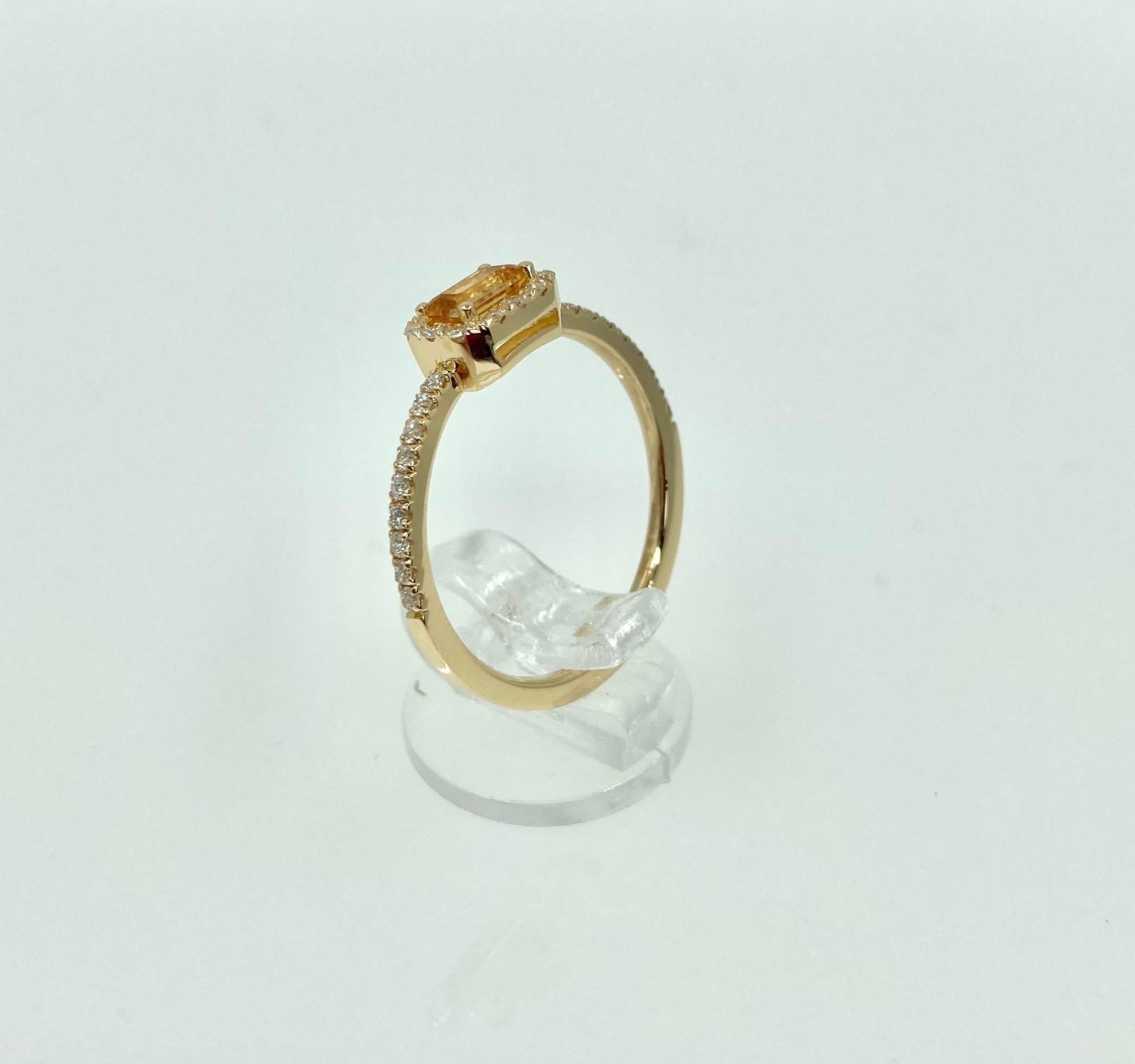 Baguette Cut 18 Karat Gold Yellow Tourmaline and Diamonds Italian Ring For Sale