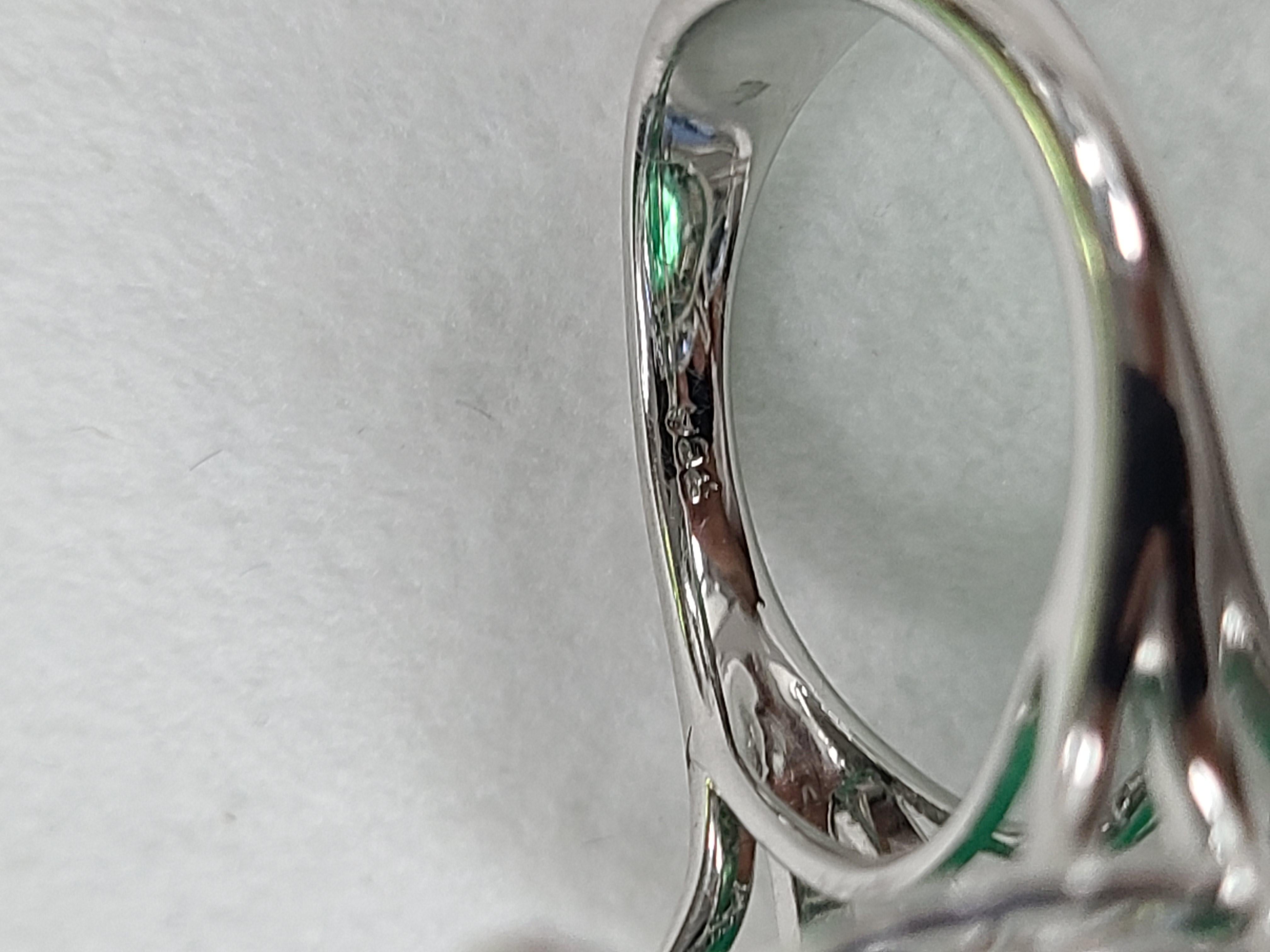 Art Deco 18 Karat Gold Zambian Emerald, Ceylon Blue Sapphire and Diamonds Cocktail Ring For Sale