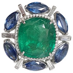 18 Karat Gold Zambian Emerald, Ceylon Blue Sapphire and Diamonds Cocktail Ring