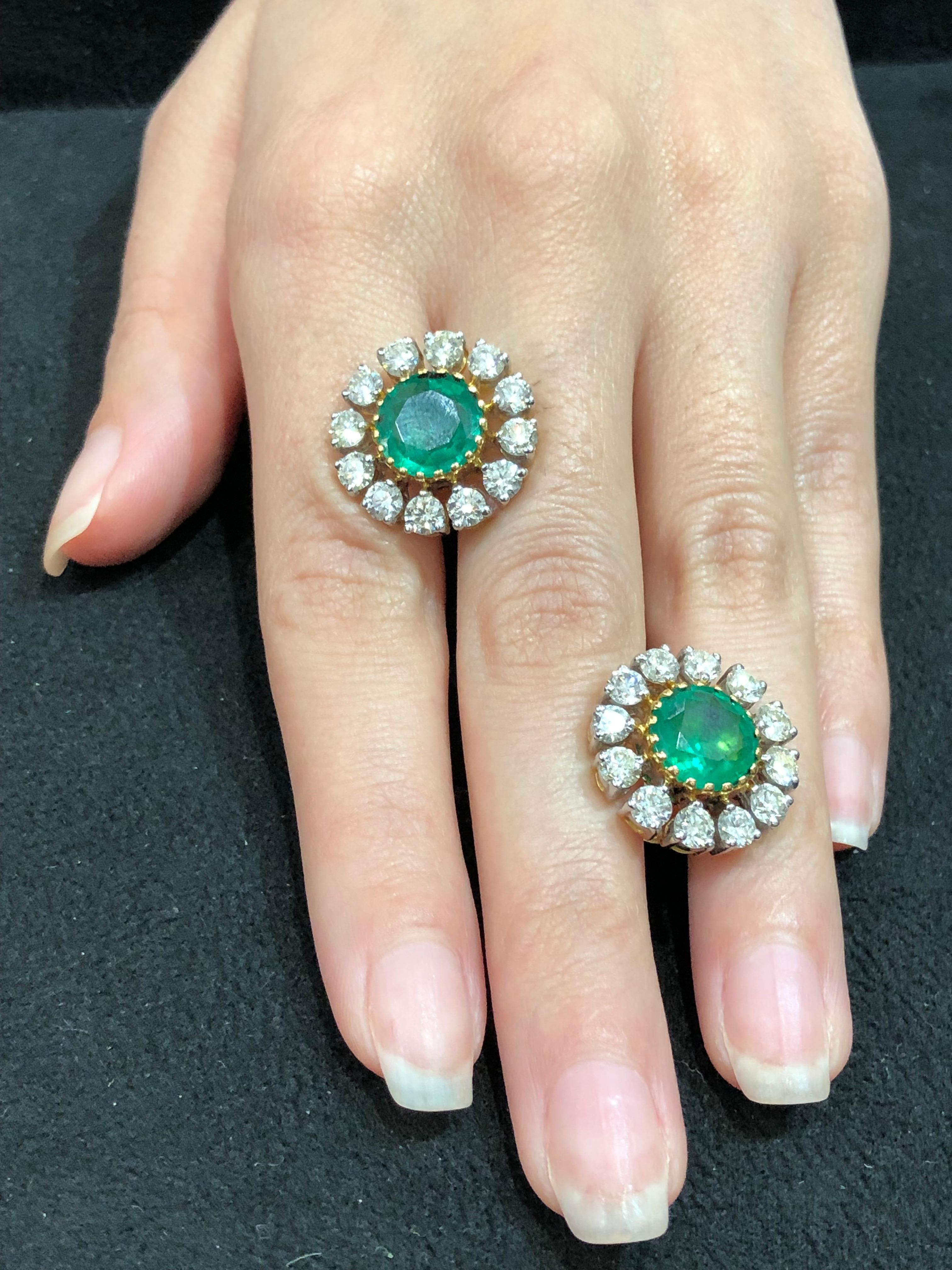 18kt gold, diamond and emerald studs

Diamonds 3.84 carats
Emeralds 4.96 carats
Gold 11.140 grams net
Ref No: DT - HHG

Perfectly symmetrical, the emeralds sit beautifully in a frame of 
brilliant round cut diamonds.