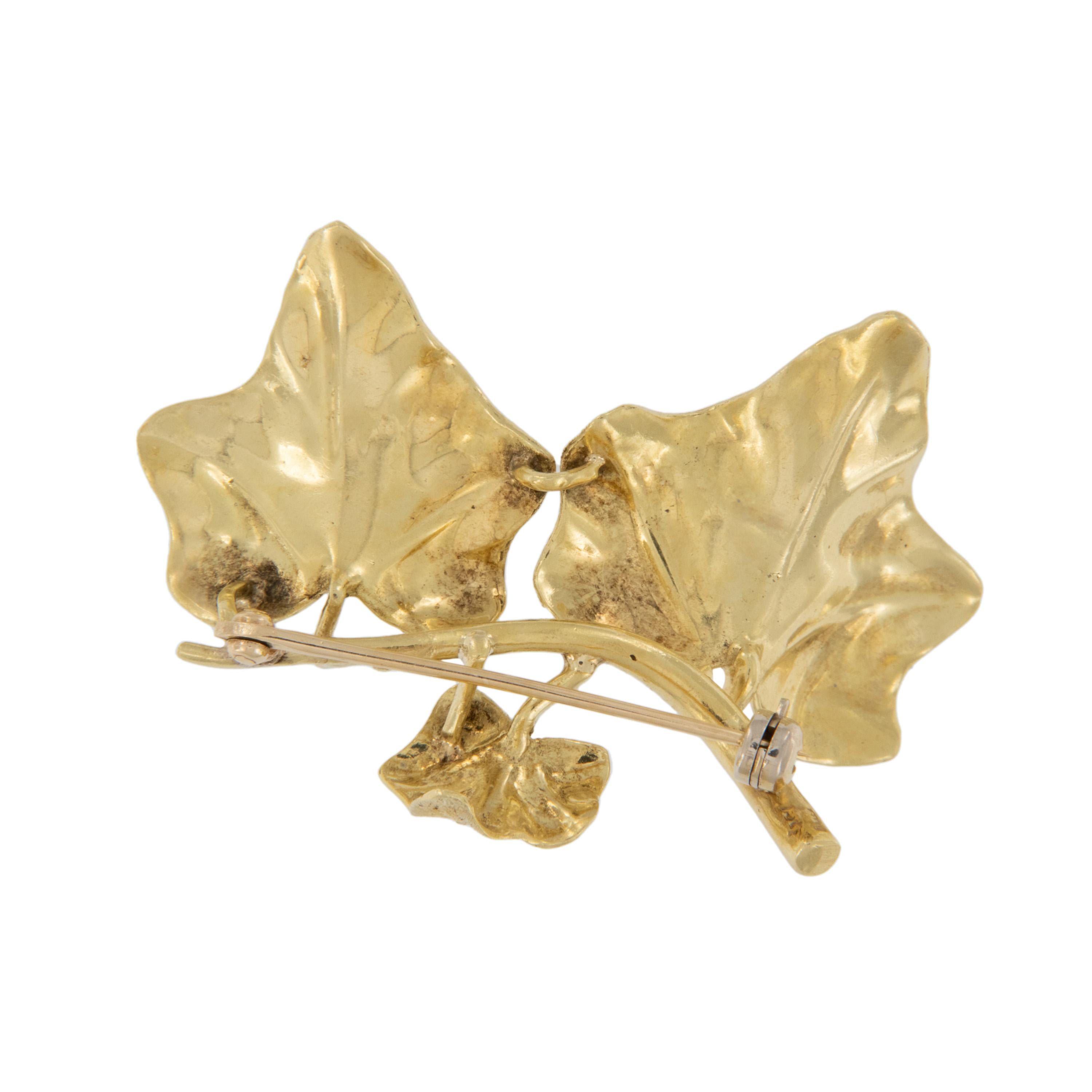 18 Karat Green Gold Ivy Vine Brooch In Excellent Condition For Sale In Troy, MI