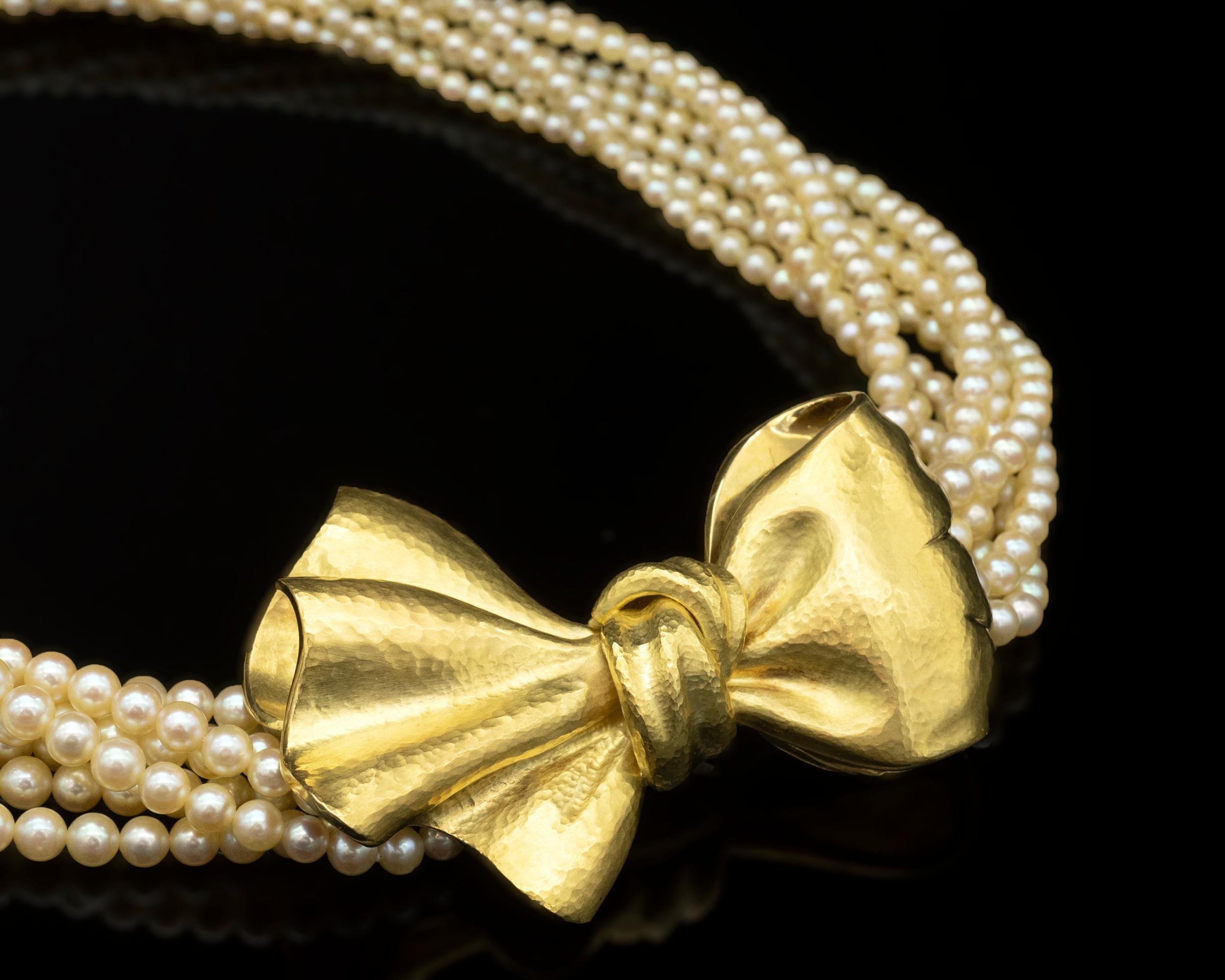 18 Karat Hammered Gold and Pearl Bow Necklace In New Condition In Monte Carlo, MC