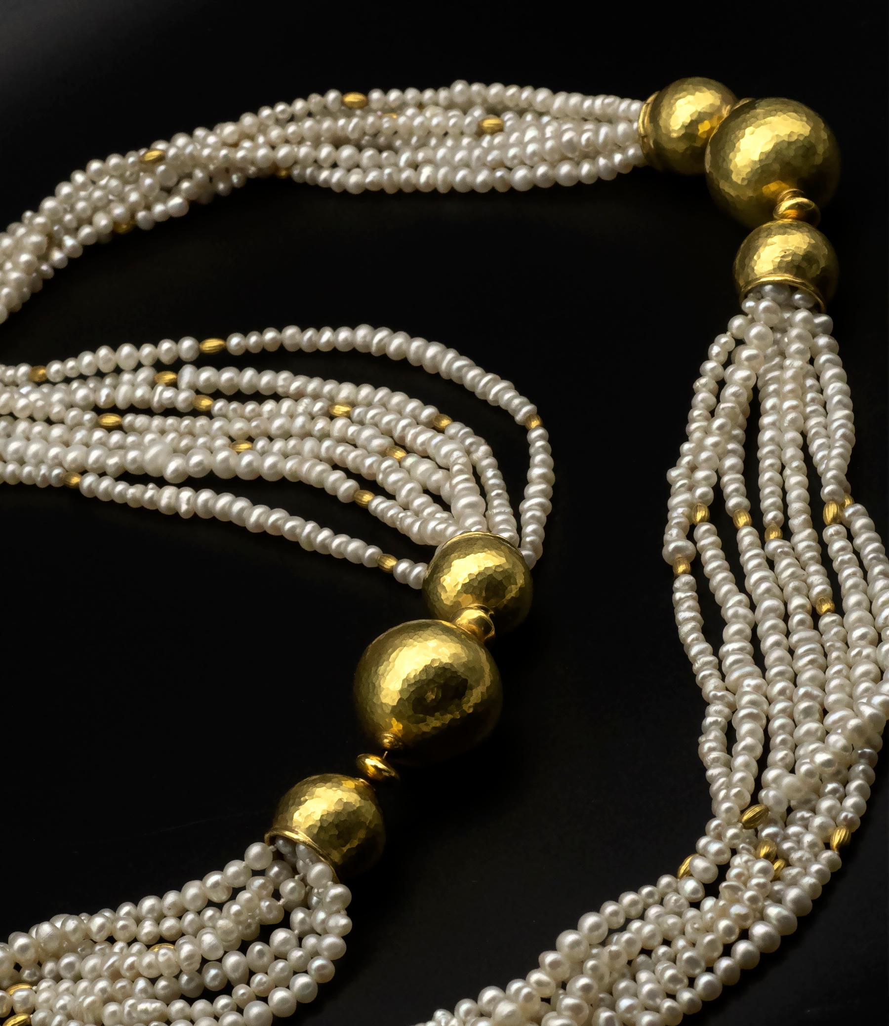 18 Karat Hammered Gold and Pearl Rope Necklace and Earrings Set In New Condition For Sale In Monte Carlo, MC