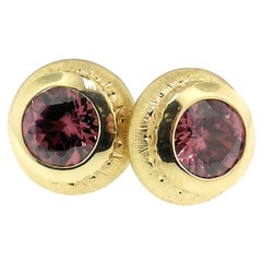 18 Karat Hand Engraved Earrings with Tanzanian Pink Zircons, Handmade in Italy