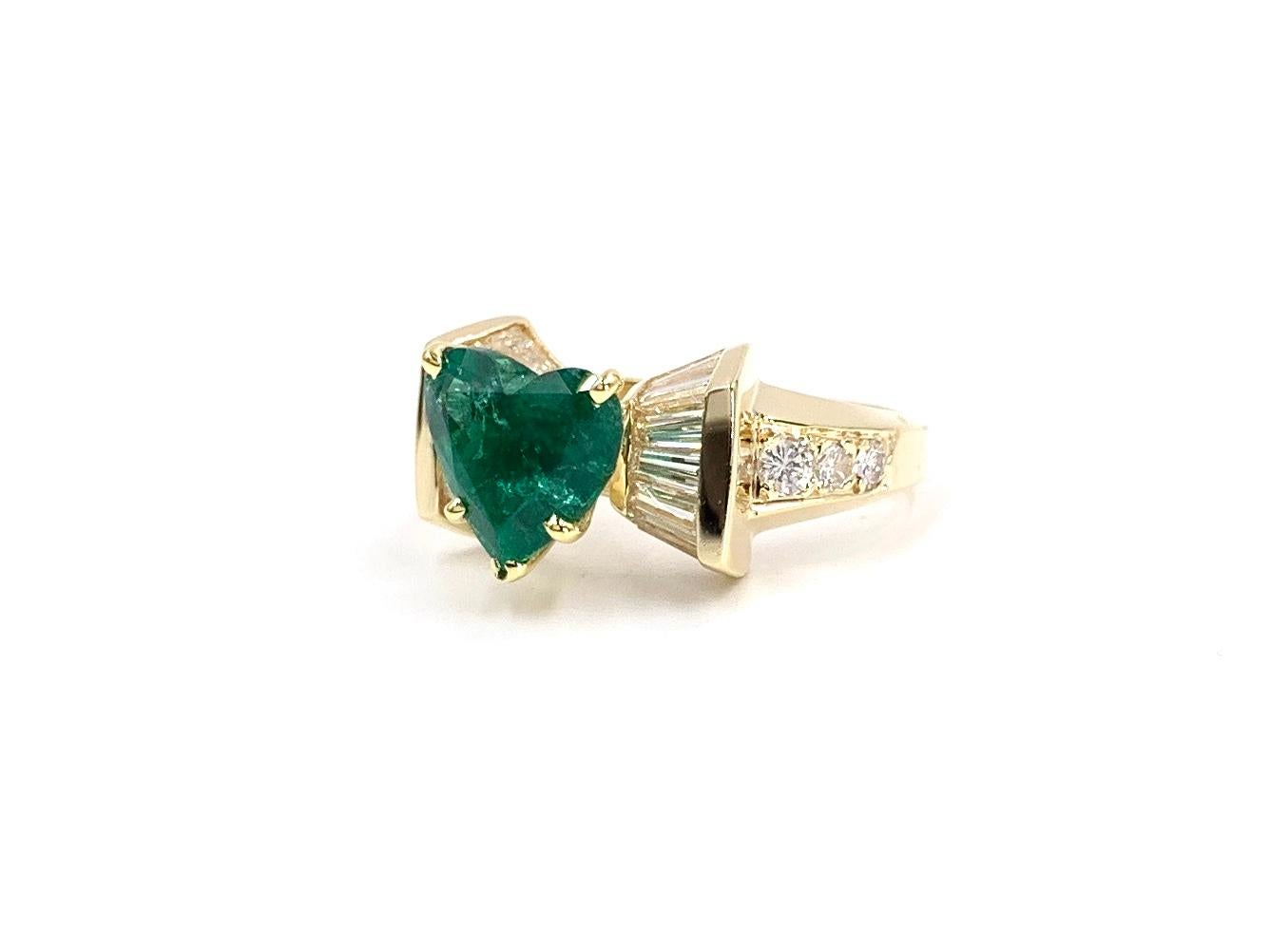 Women's 18 Karat Heart Shape Emerald and Diamond Ring For Sale